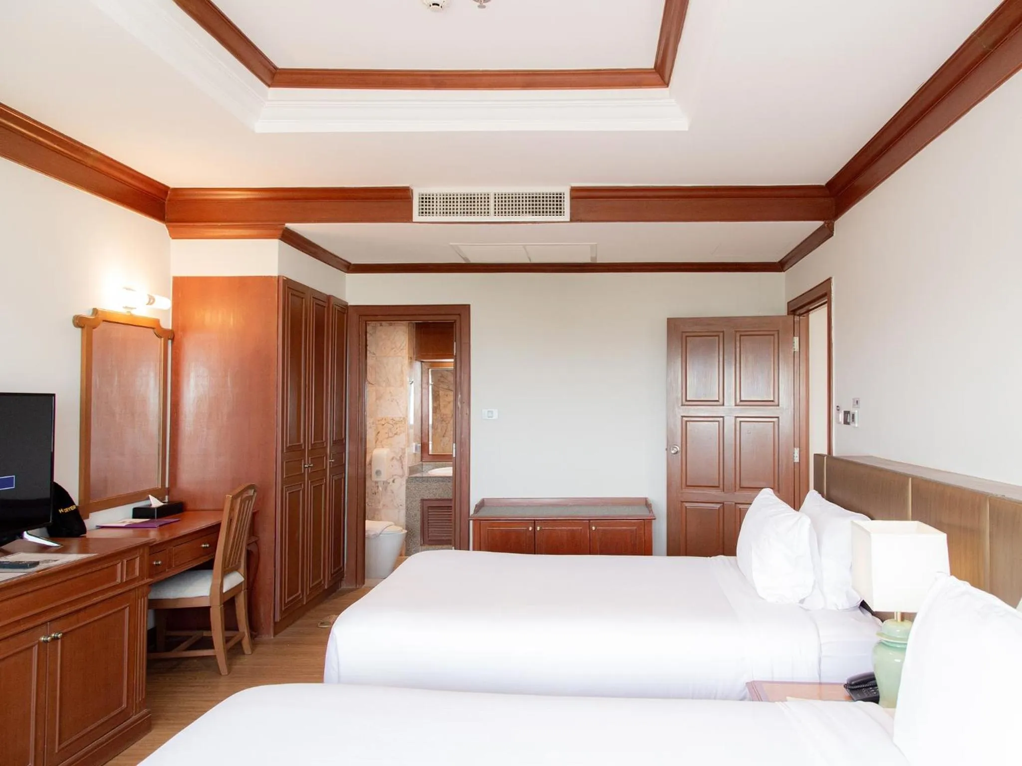 Bed in Fortune River View Hotel Nakhon Phanom