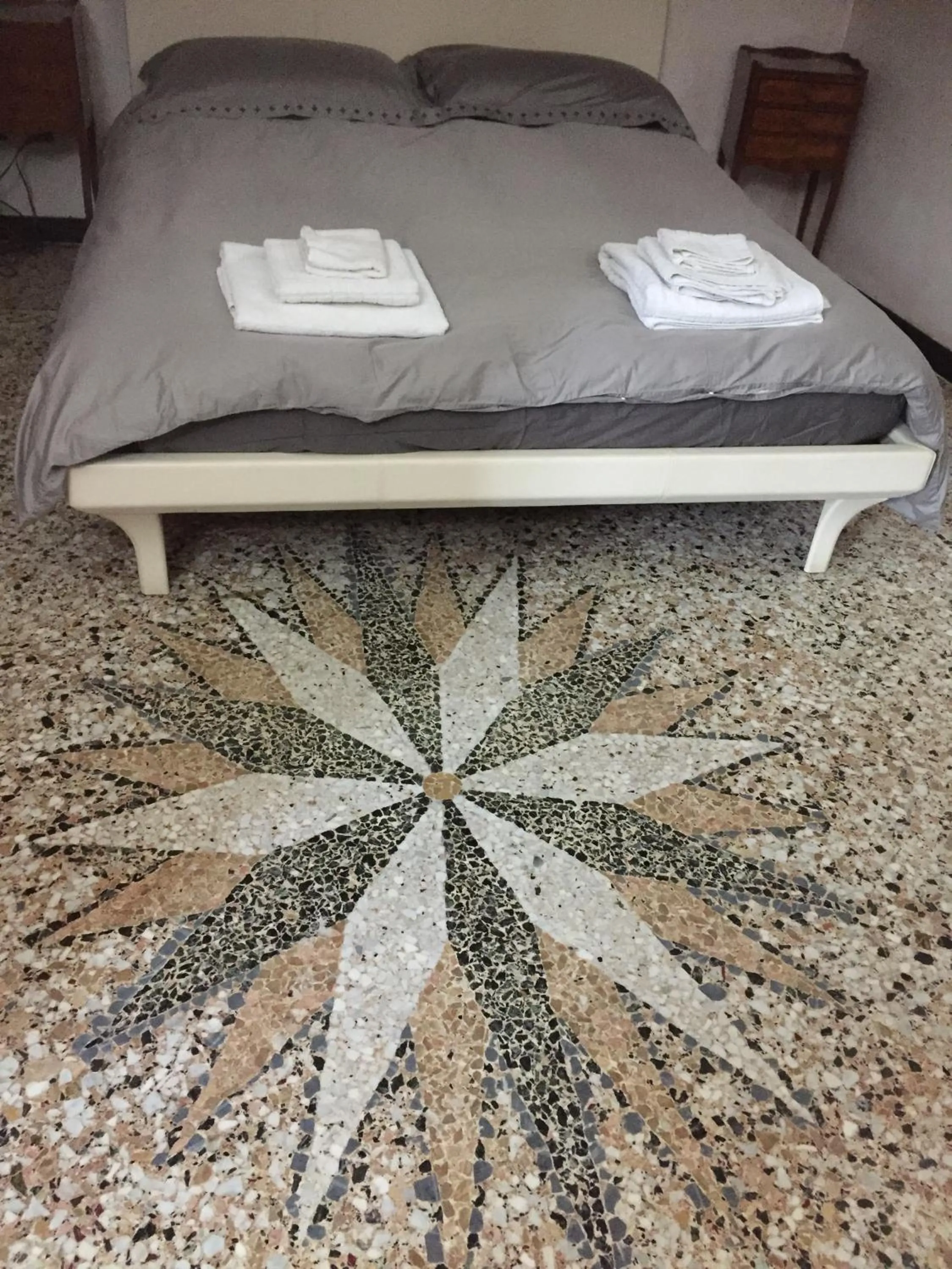 Decorative detail, Bed in Due Papi