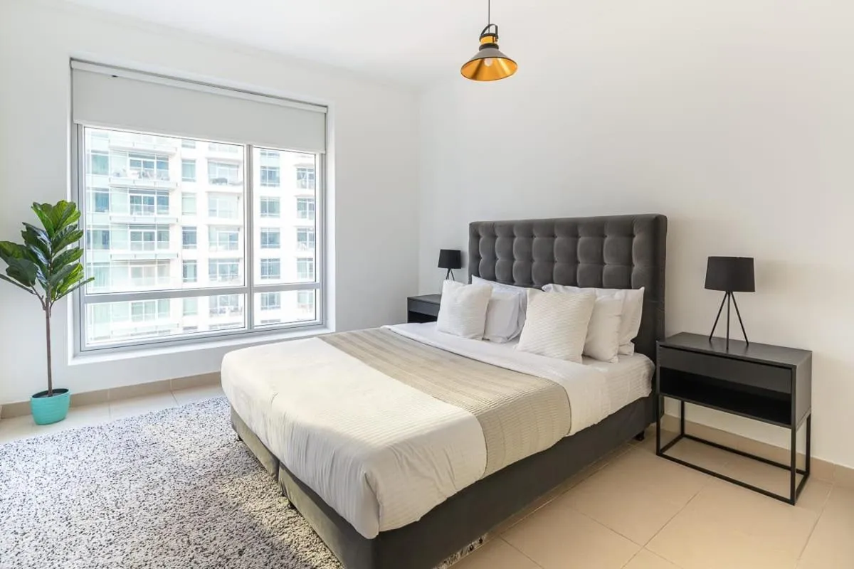 Frank Porter - Burj Views