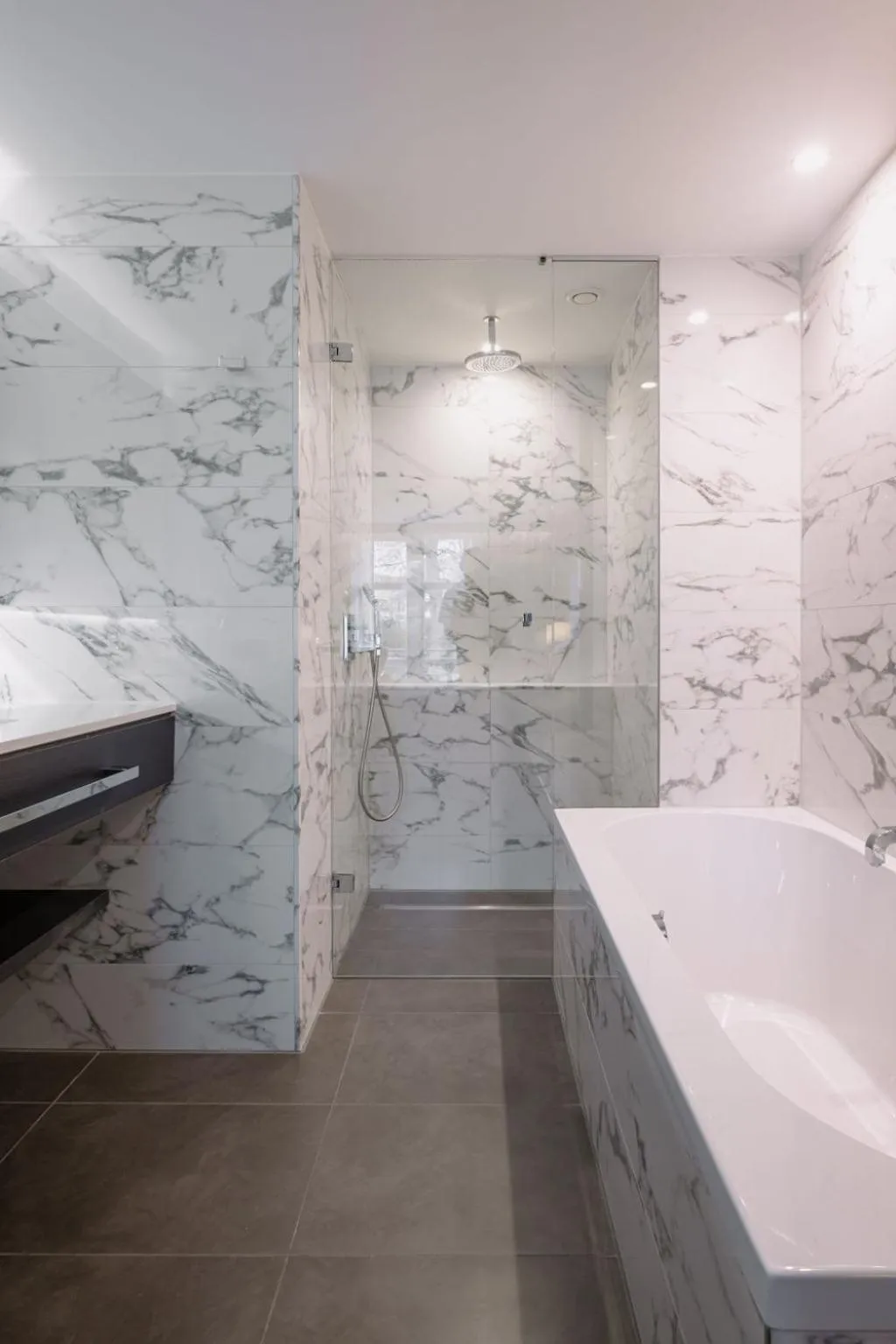 Bathroom in Hotel Bloemendal, near Aachen