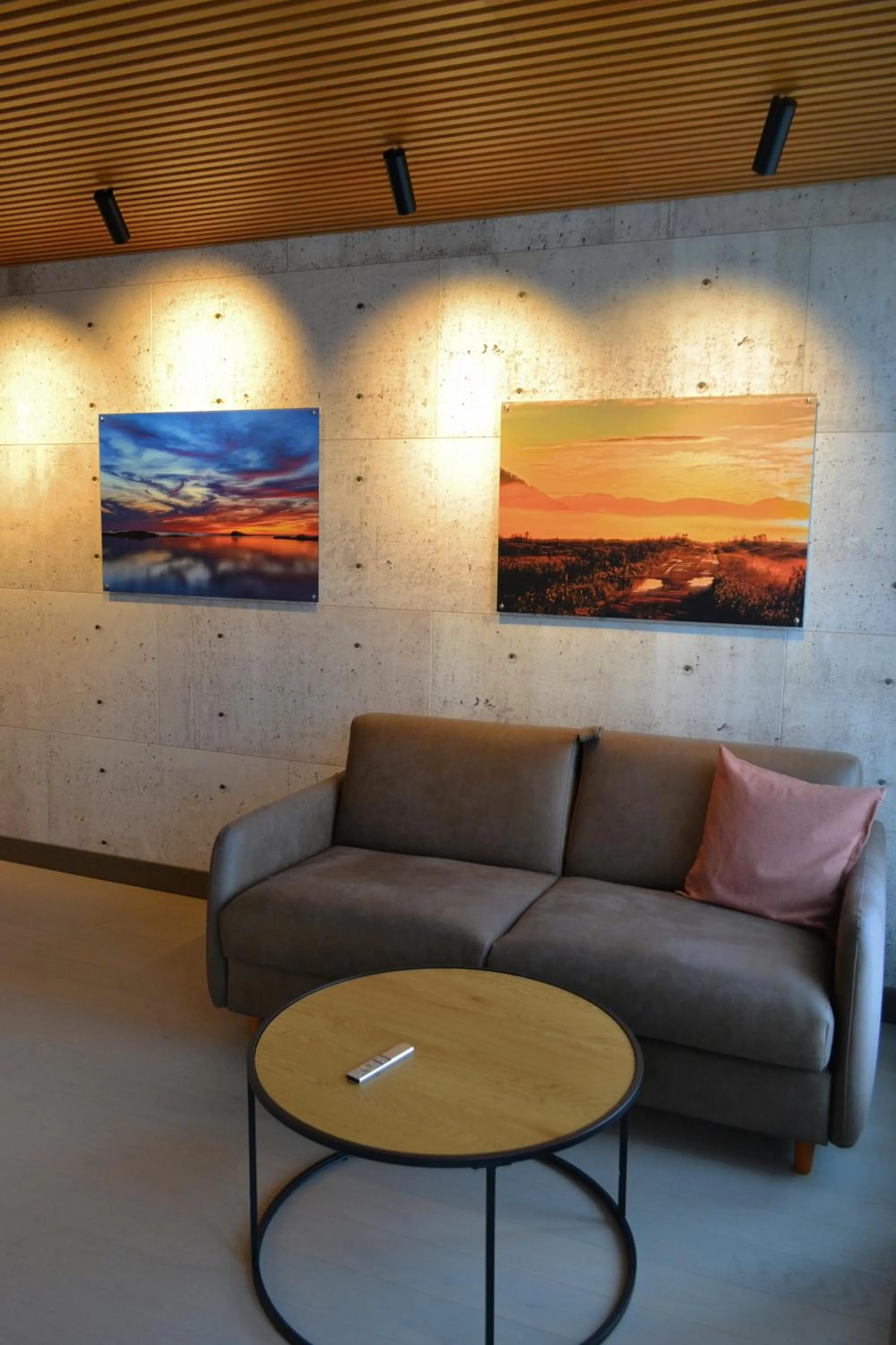Living room in Andenes Suitehotel