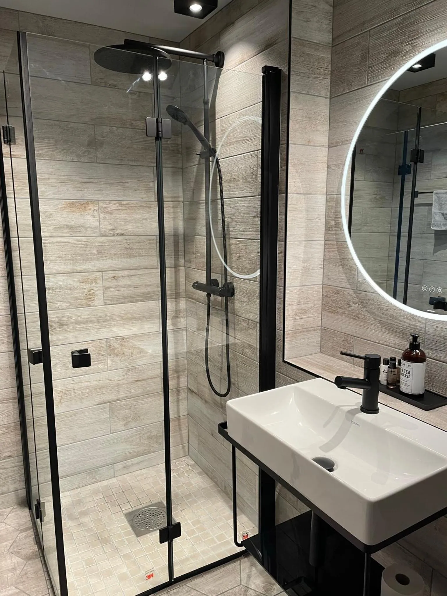 Shower in Andenes Suitehotel