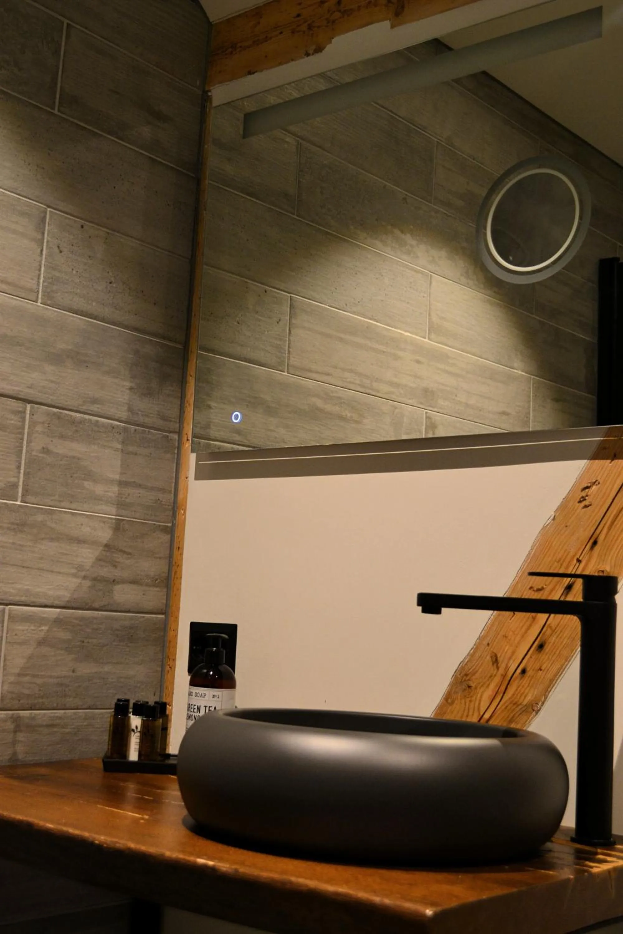 Bathroom in Andenes Suitehotel