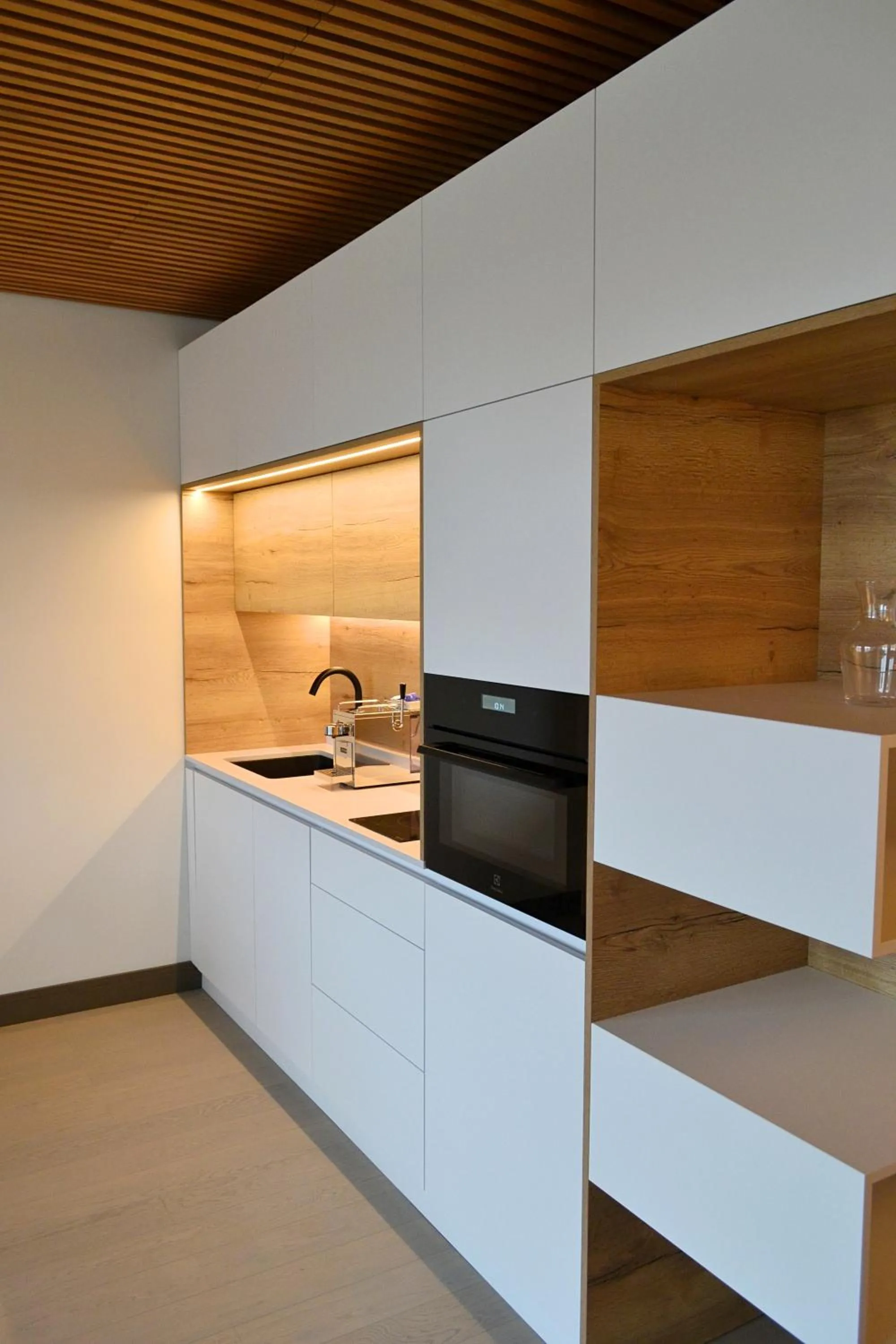 Kitchen or kitchenette in Andenes Suitehotel