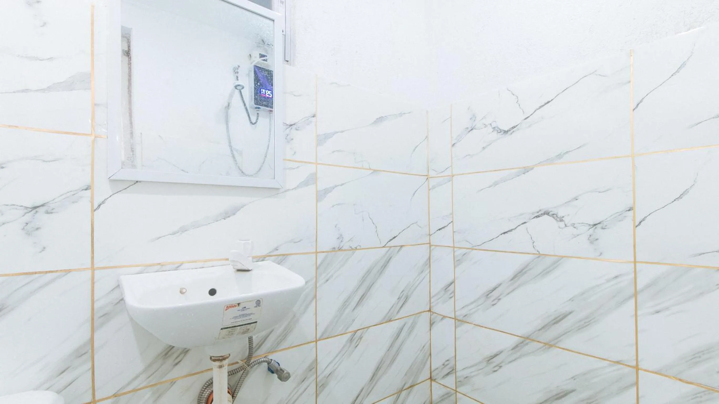 Bathroom in Stay Inn Station 1 Boracay by RedDoorz