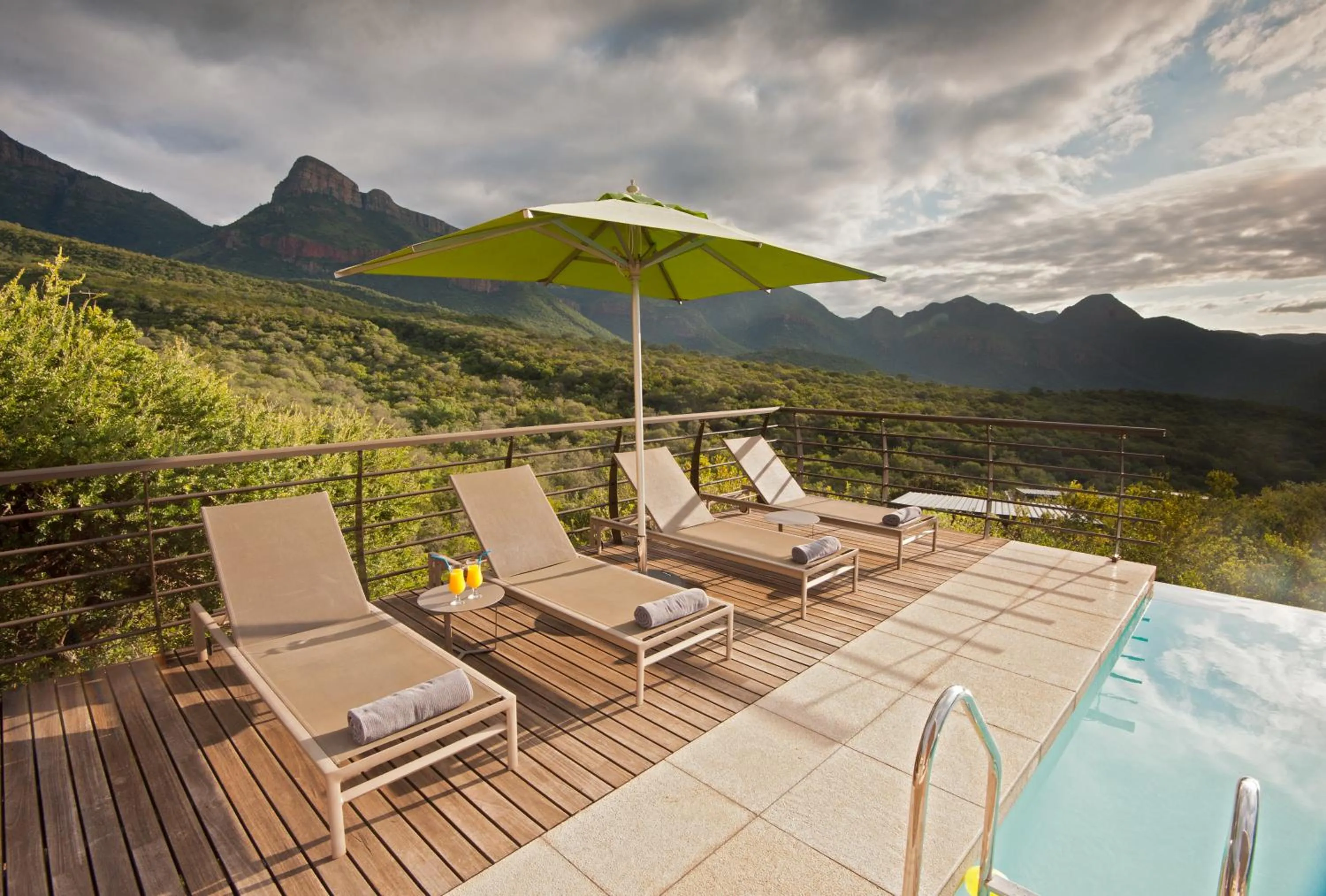 Swimming pool in umVangati House