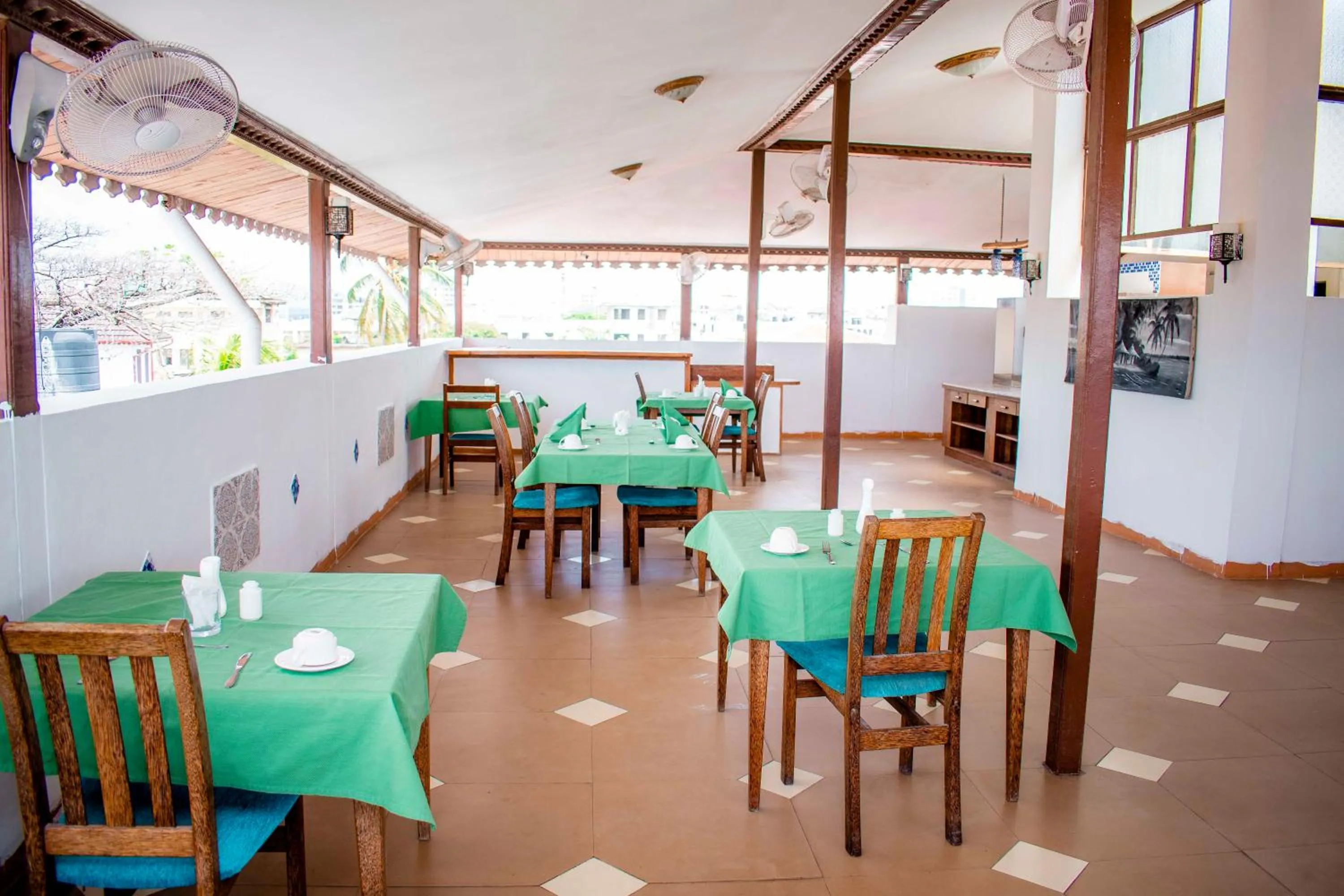 Restaurant/places to eat in The Island Stone Town hotel