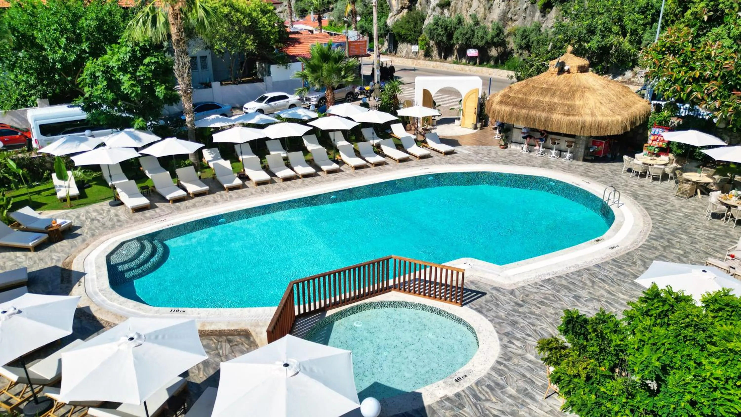 Swimming pool in Ata Lagoon Beach Hotel