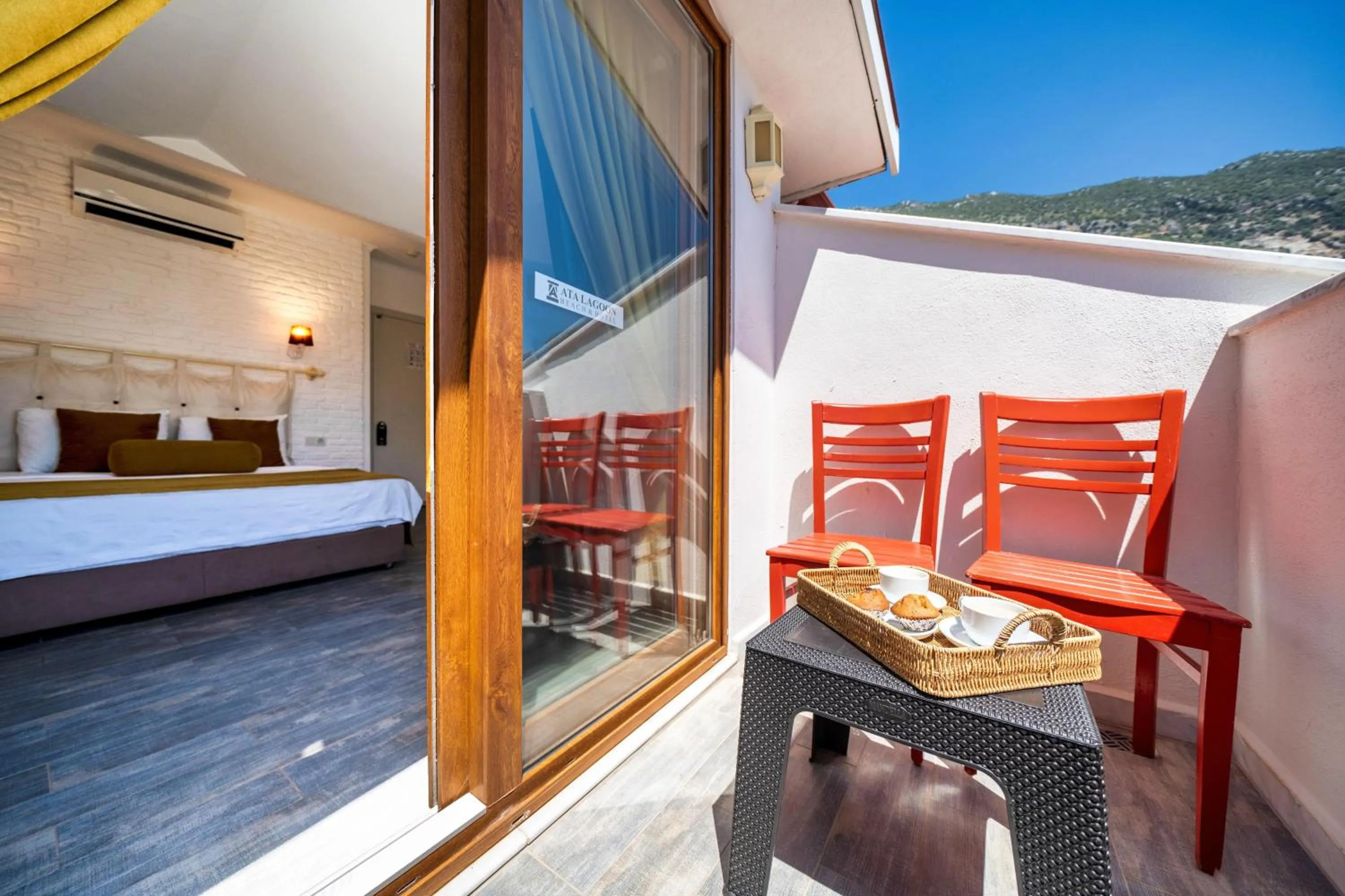 Bed in Ata Lagoon Beach Hotel