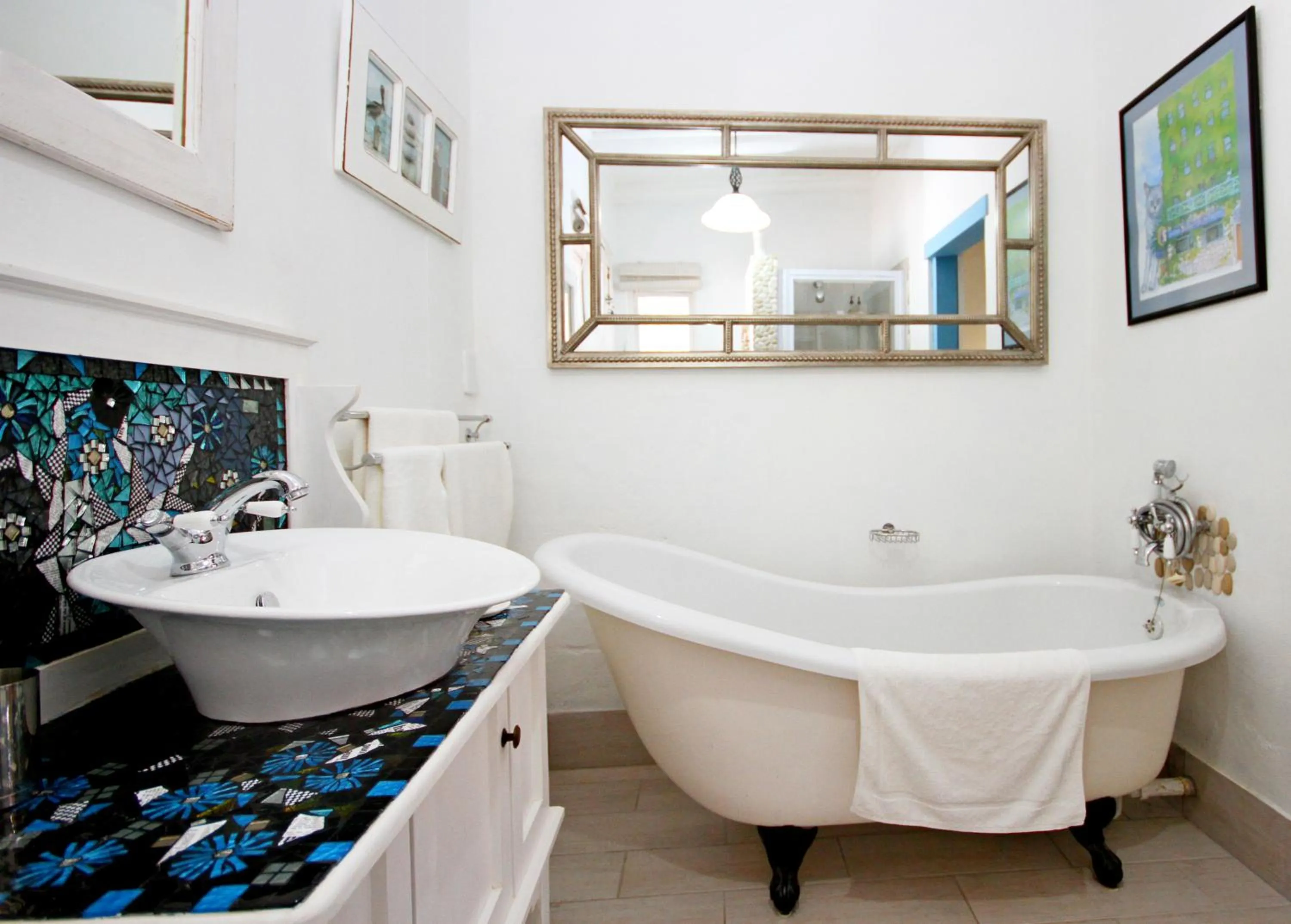 Bathroom in Gilcrest Place Guest House