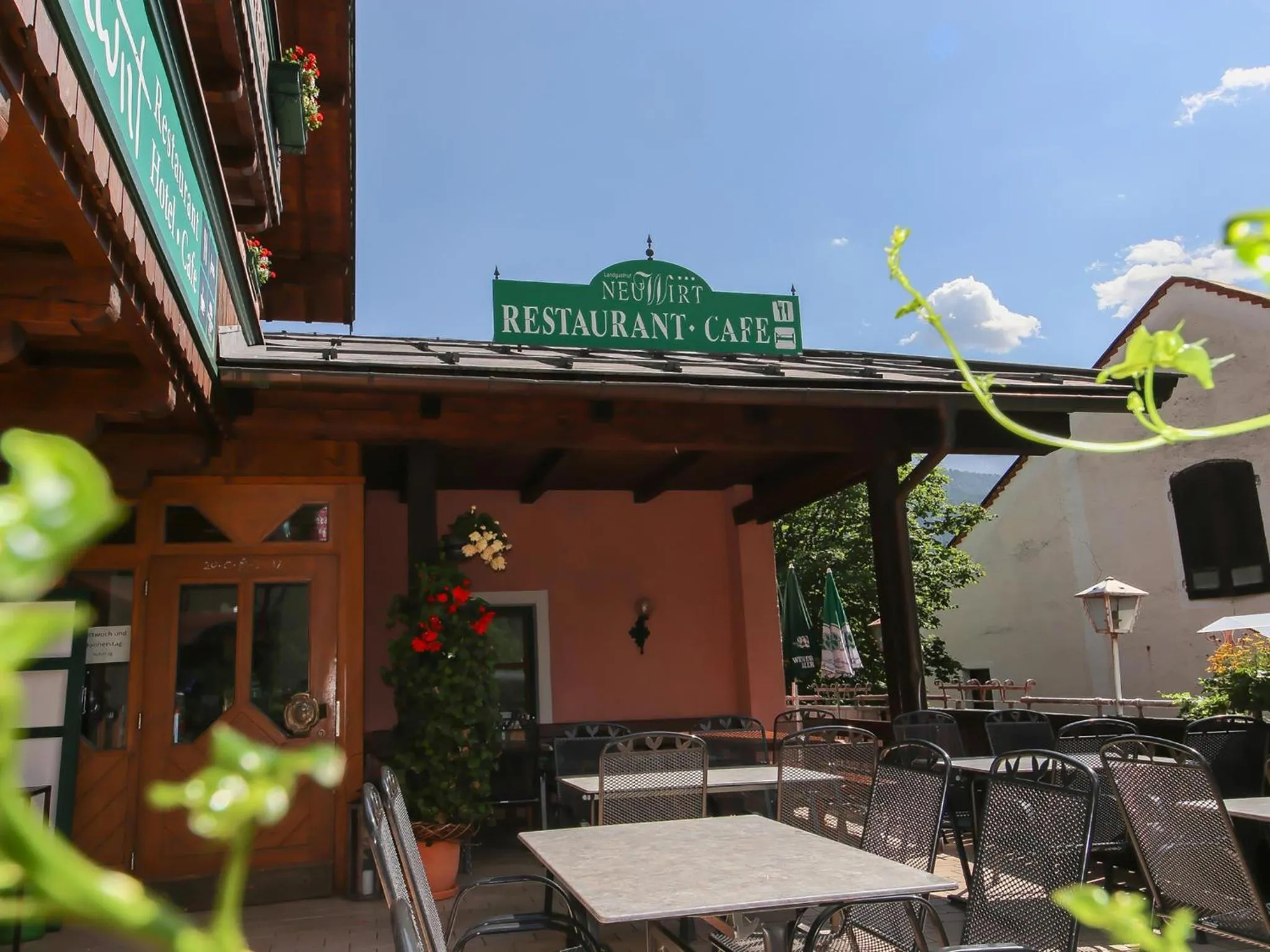 Patio in Landgasthof Neuwirt