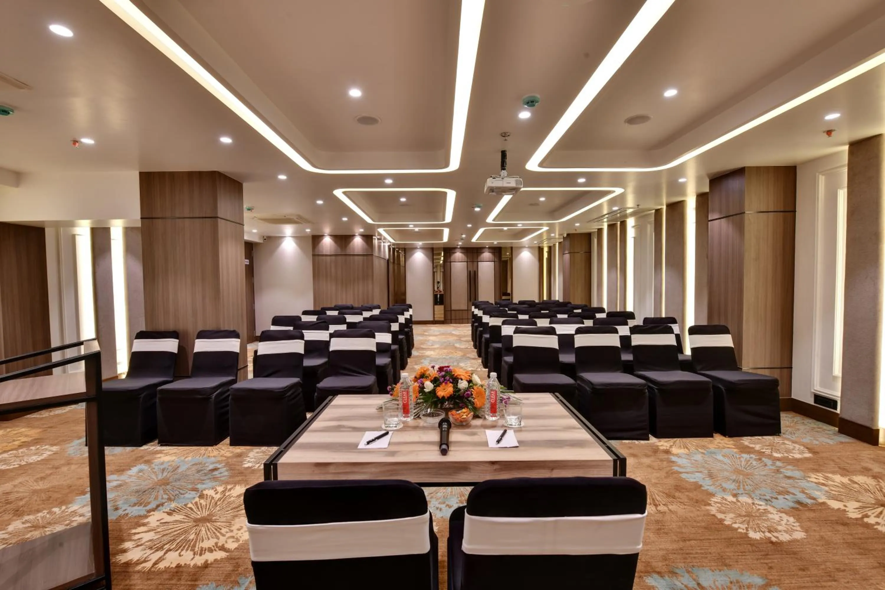 Banquet/Function facilities in Click Hotels Andheri MIDC