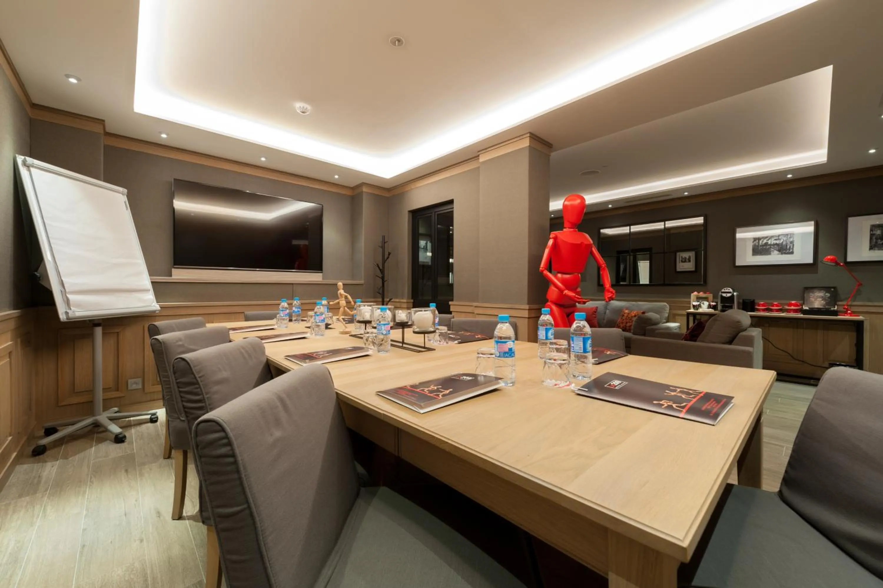 TV and multimedia in Hôtel le 209 Paris Bercy