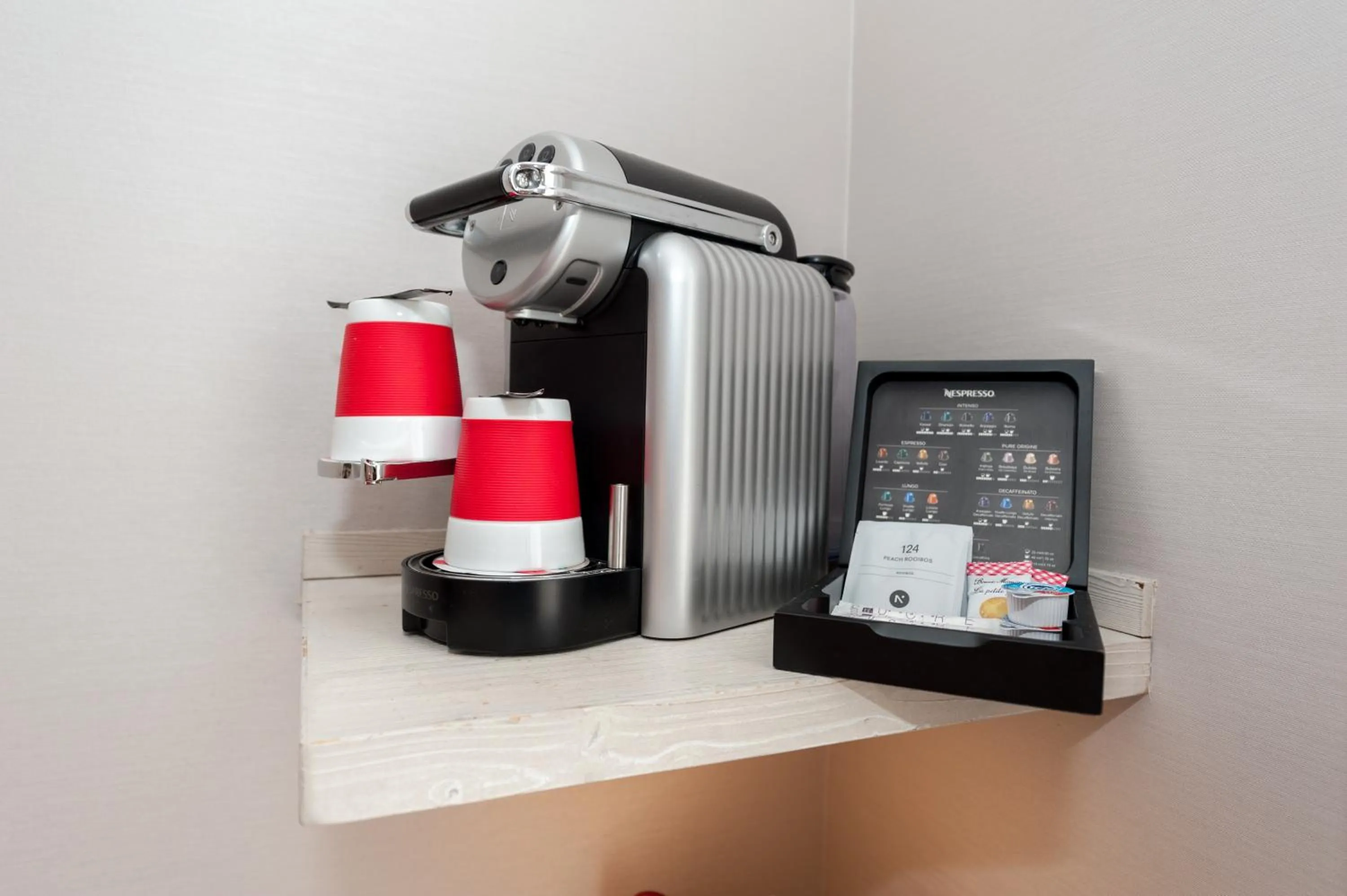 Coffee/tea facilities in Hôtel le 209 Paris Bercy