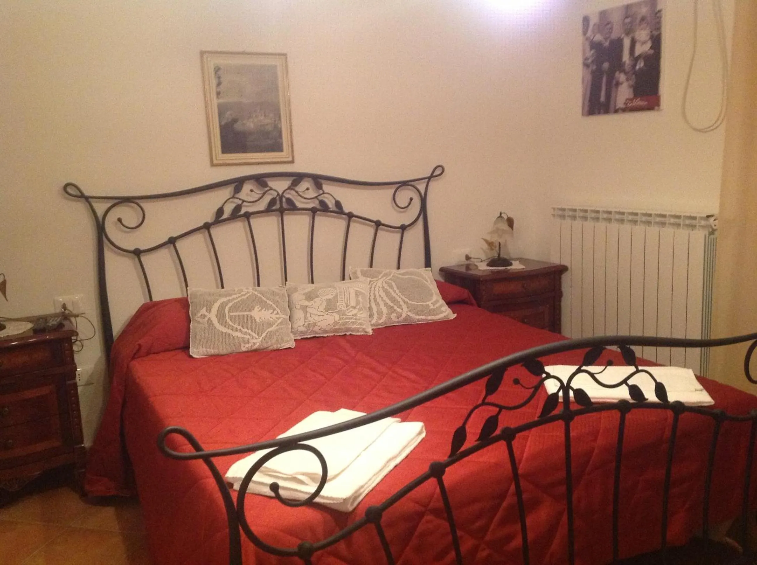 Bed in B&B "Za' Vittoria"#lagodibomba