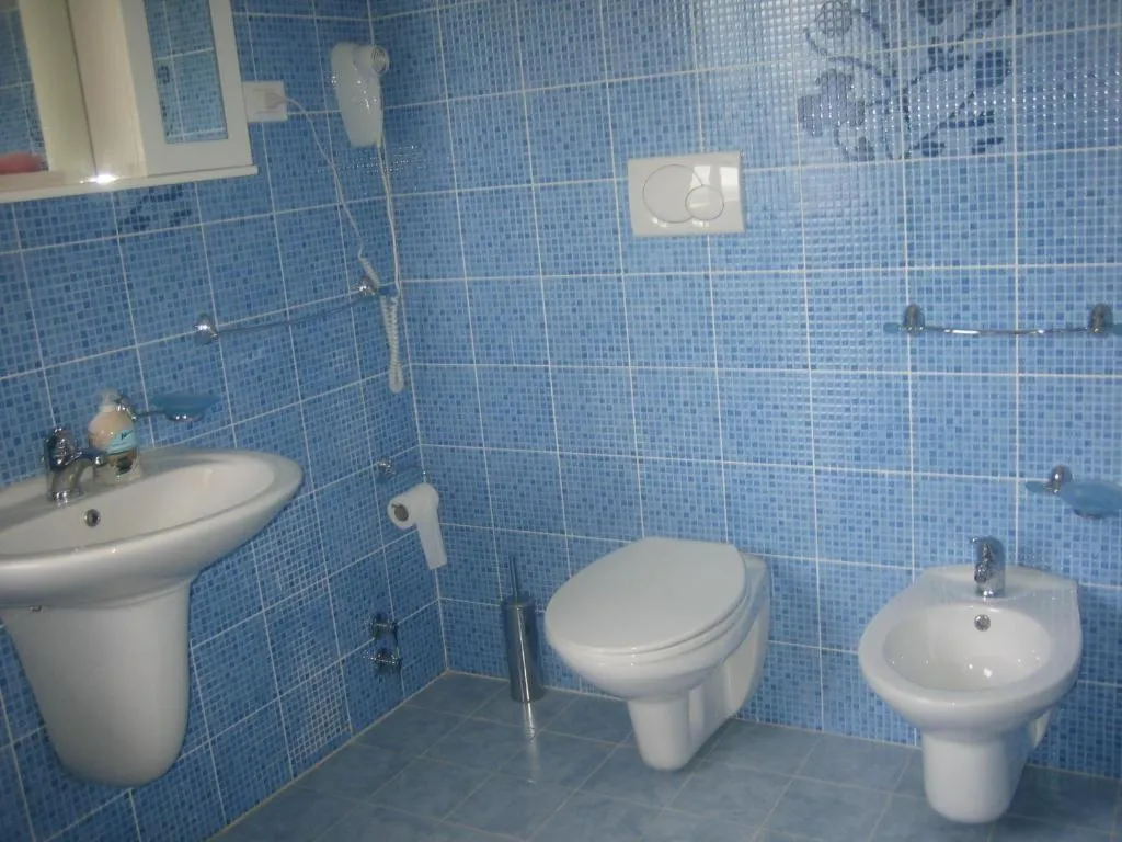 Bathroom in B&B "Za' Vittoria"#lagodibomba