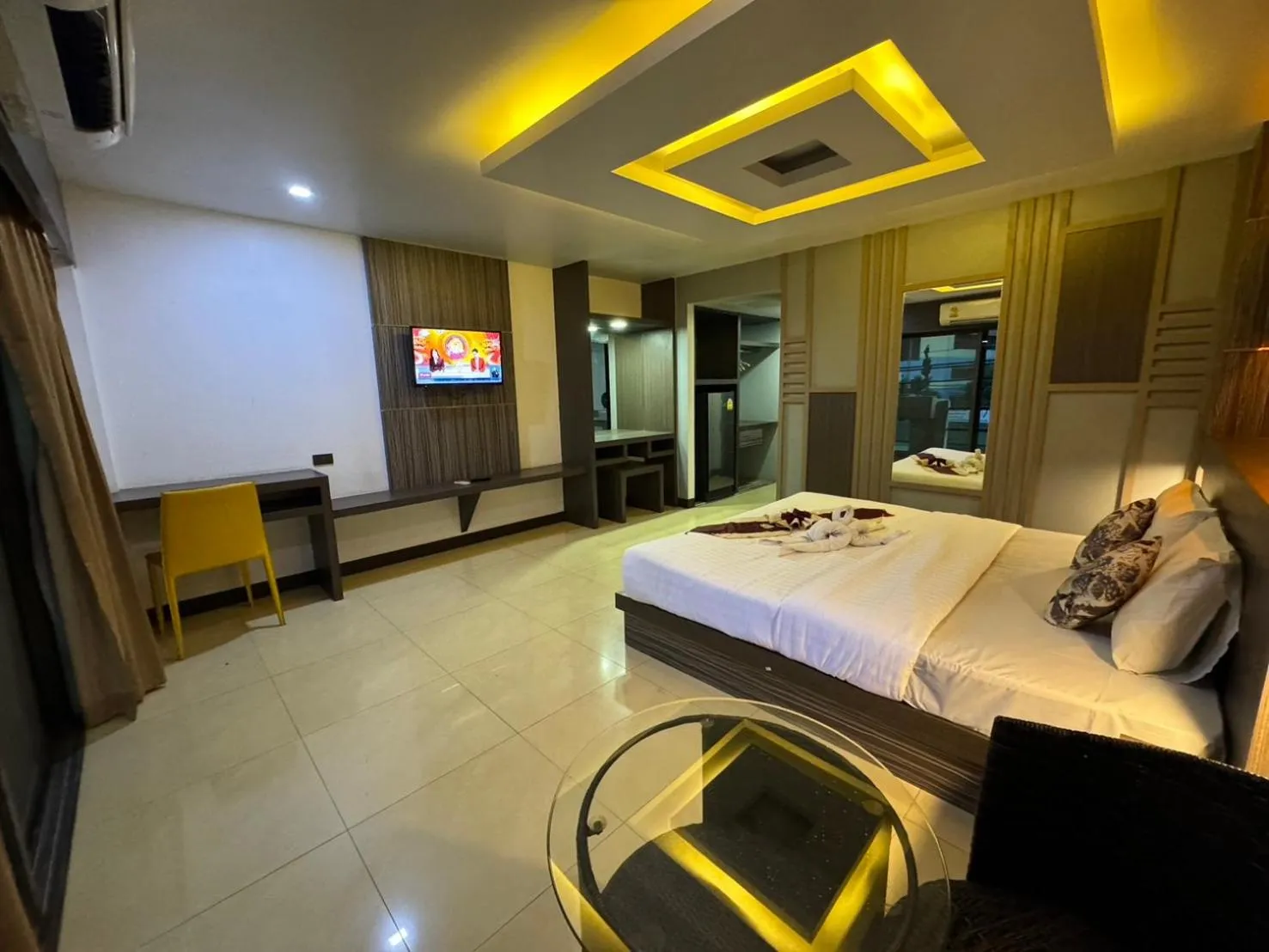 TV and multimedia, Bed in MrMac's Place