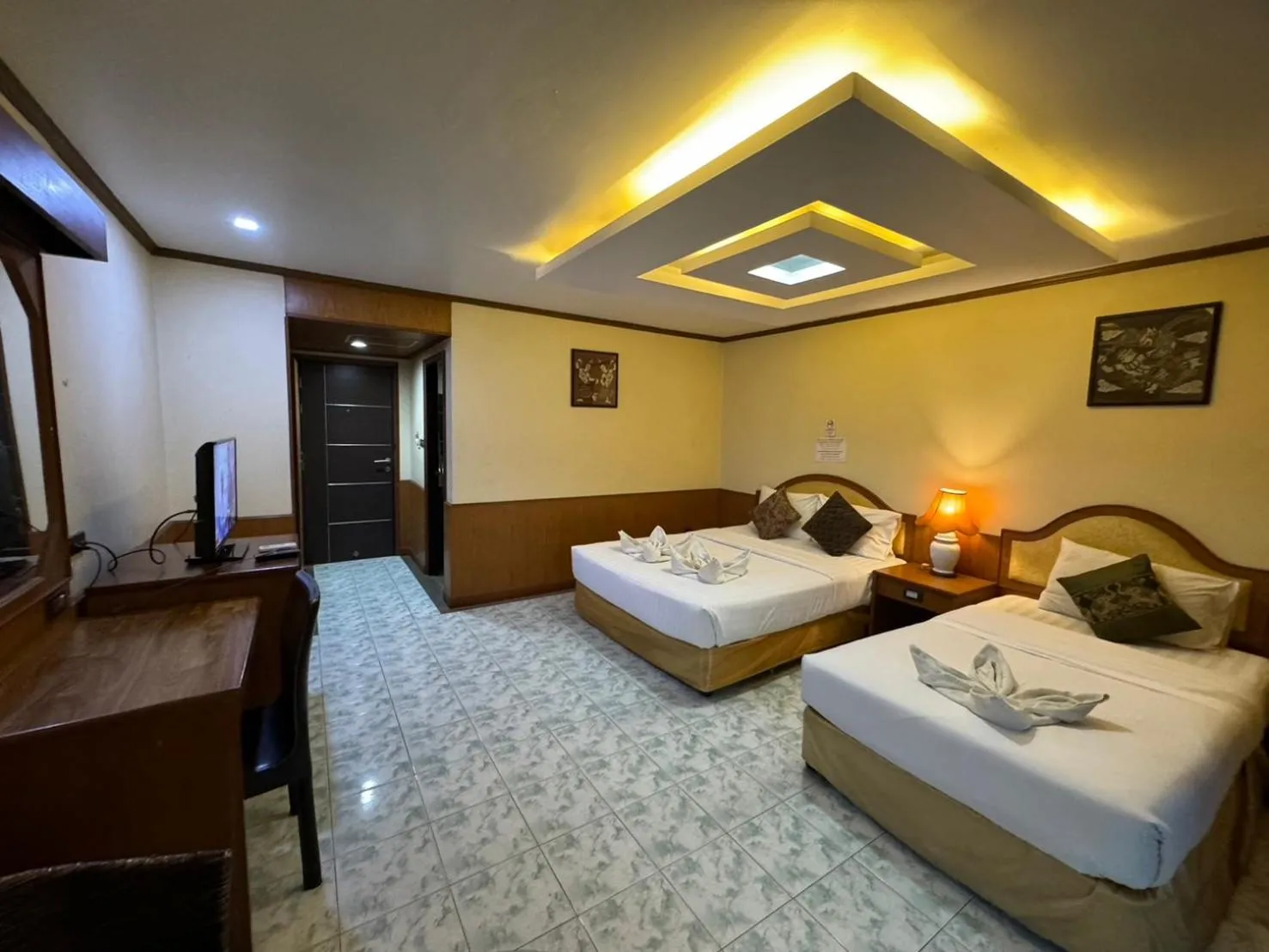 Bedroom, Bed in MrMac's Place