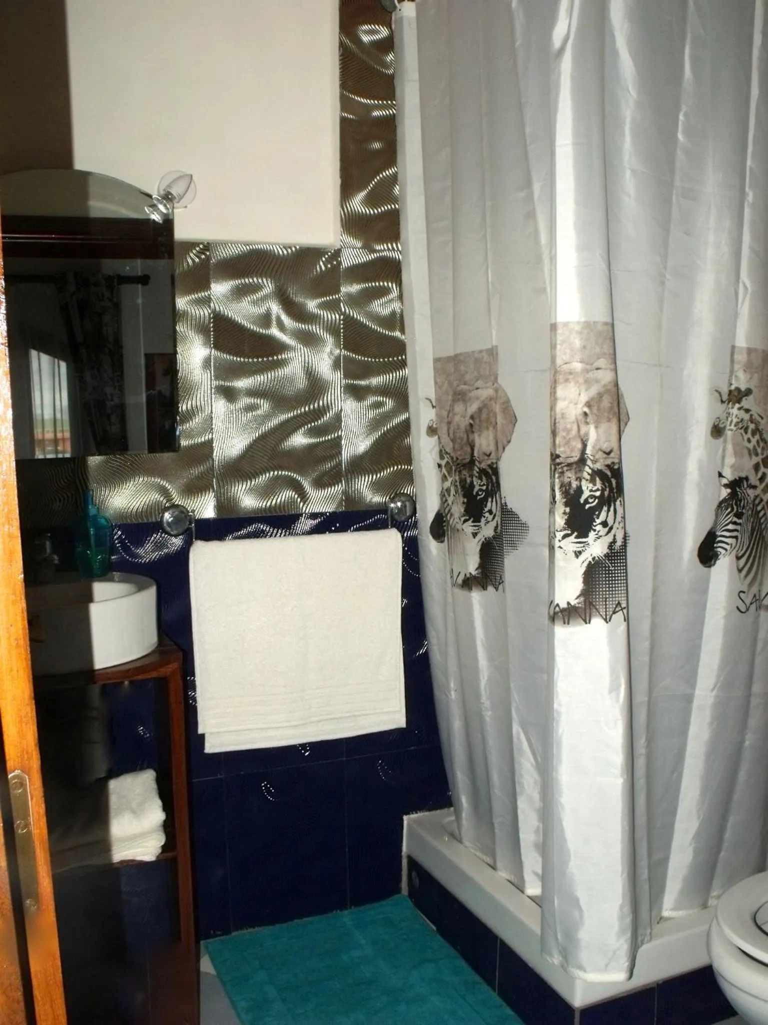 Shower in Iarimbato Hotel