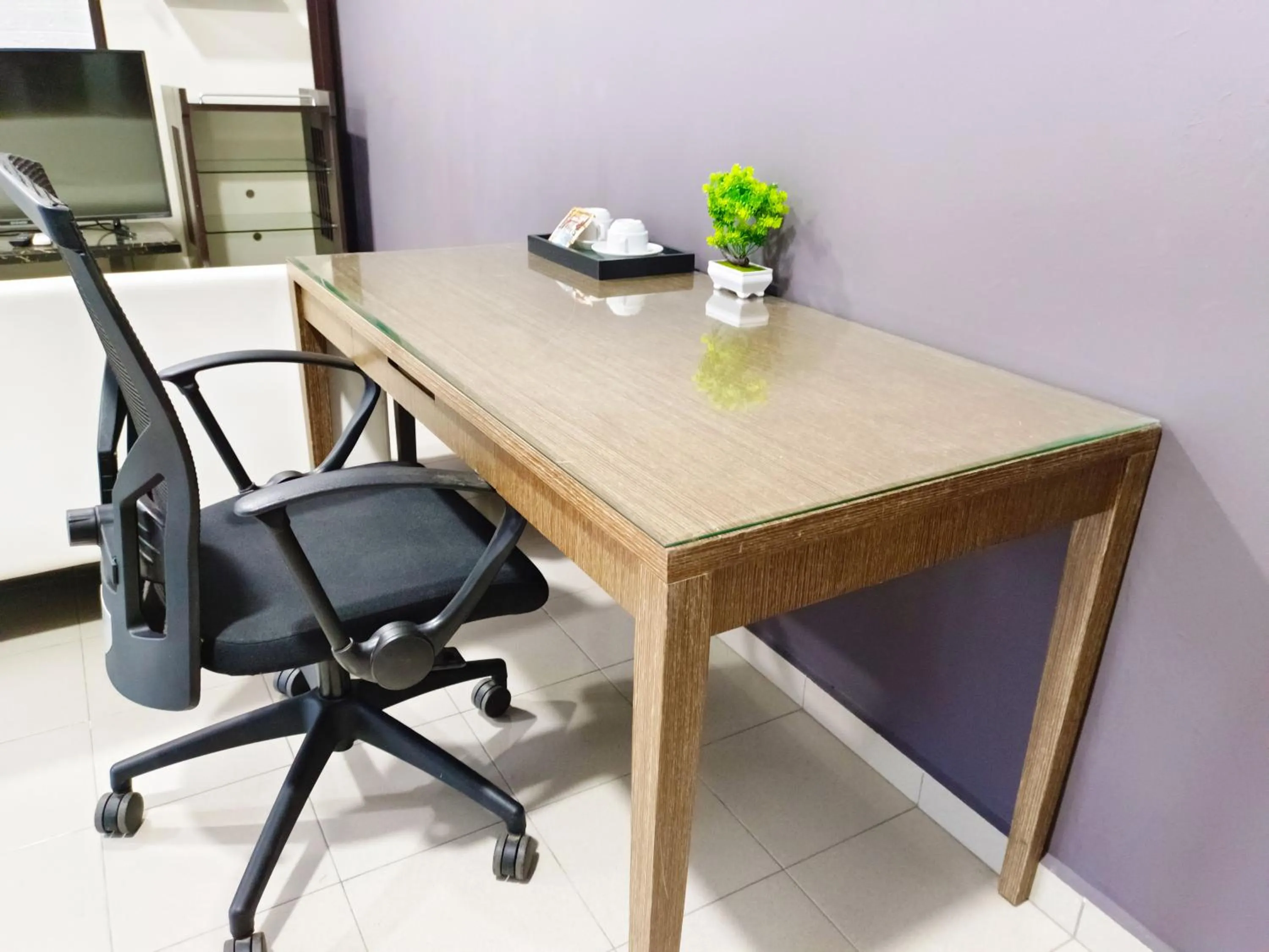 hair dresser in Salaam Suites Hotel