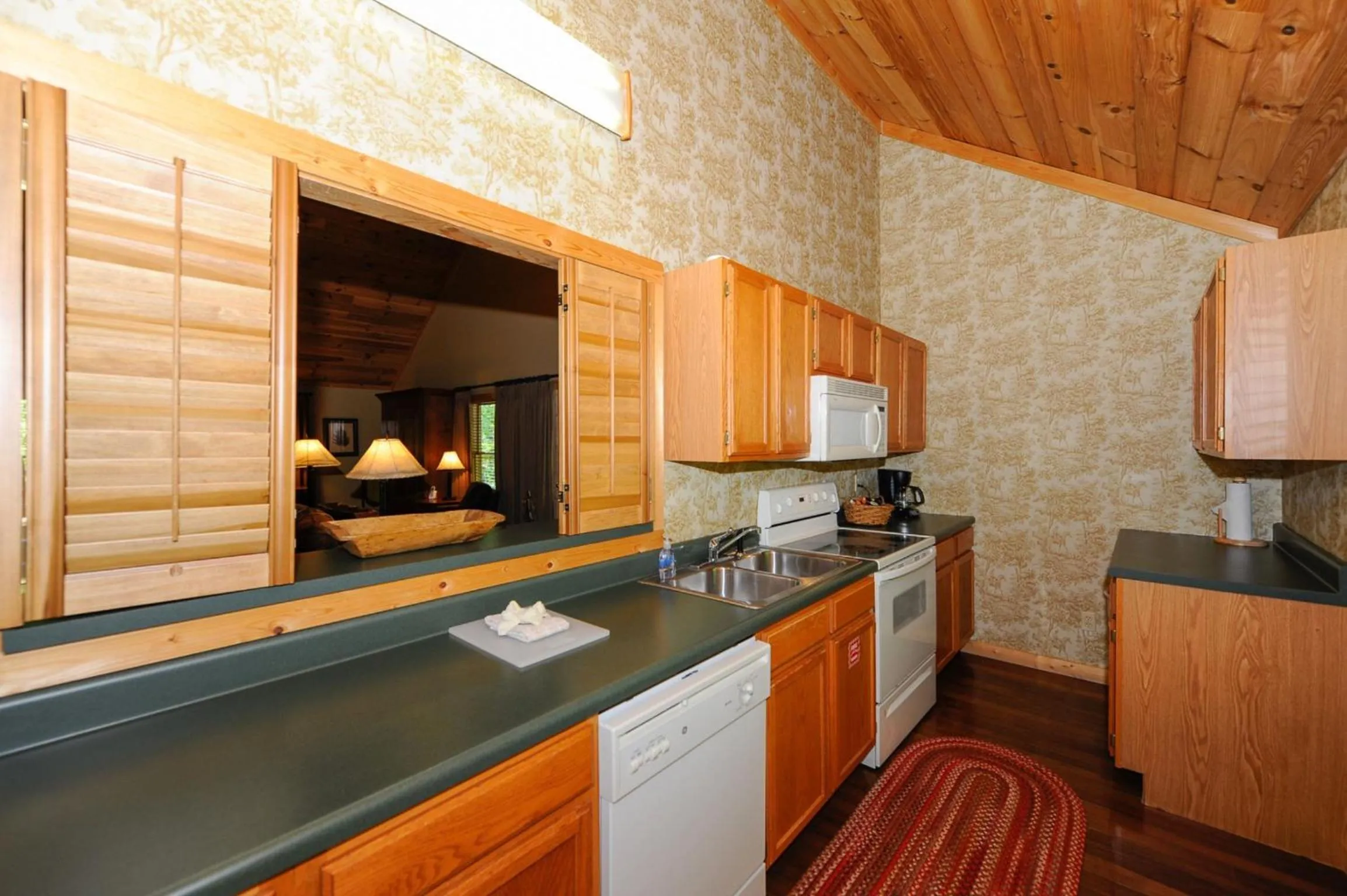 Kitchen or kitchenette in Dancing Bear Lodge