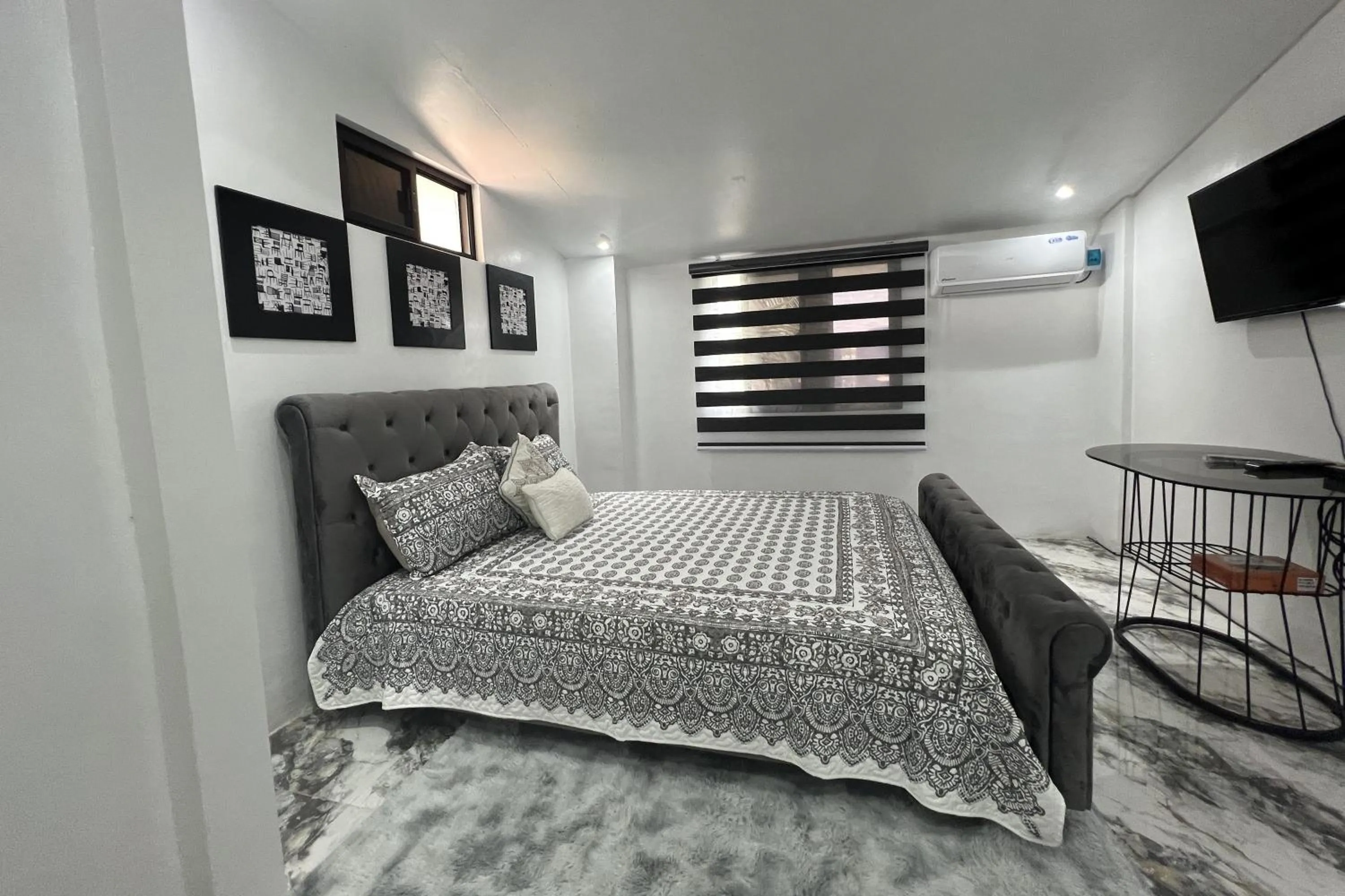 Bedroom, Bed in Lover's Point Beach Front Resort