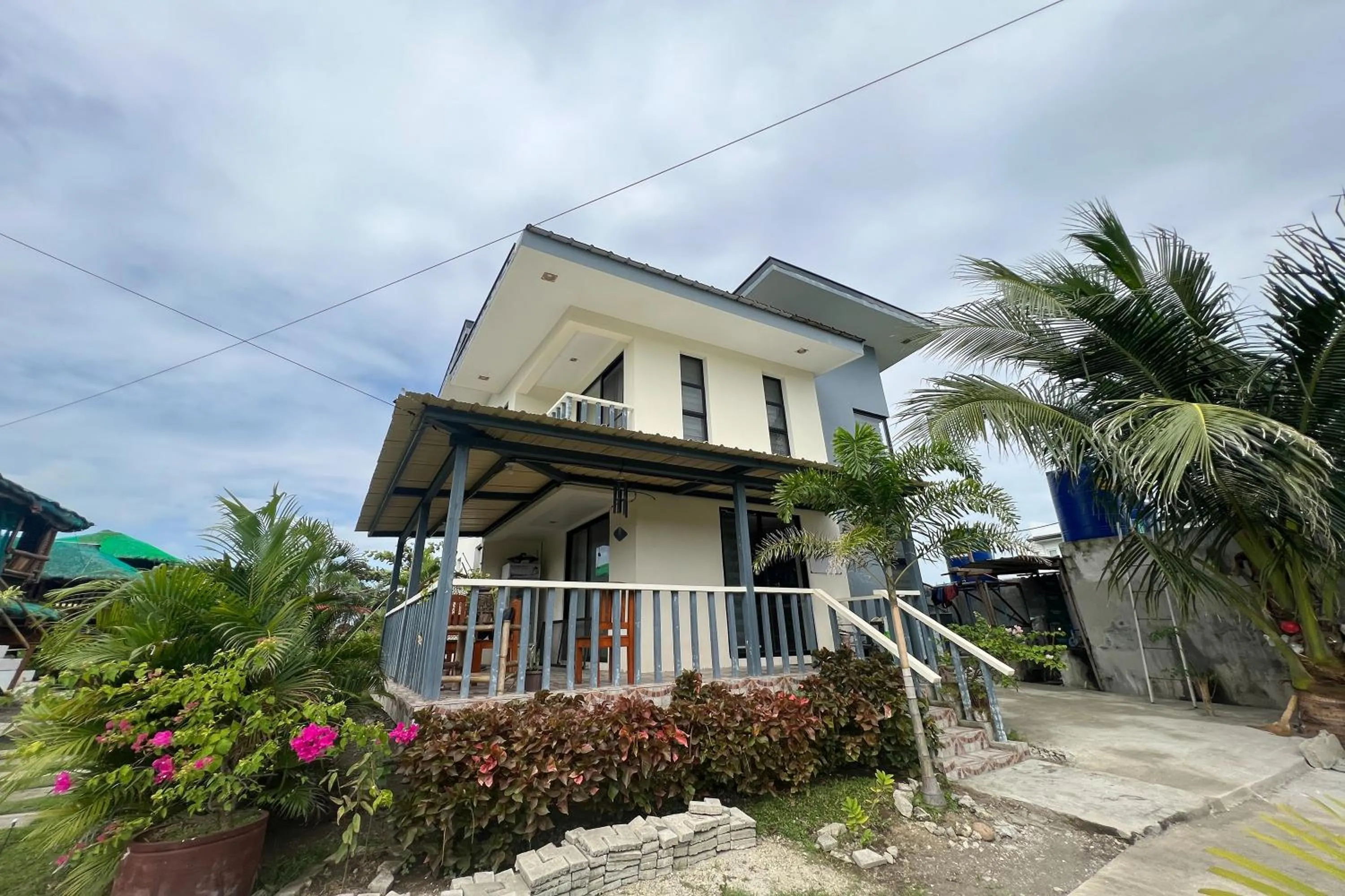 Area and facilities in Lover's Point Beach Front Resort