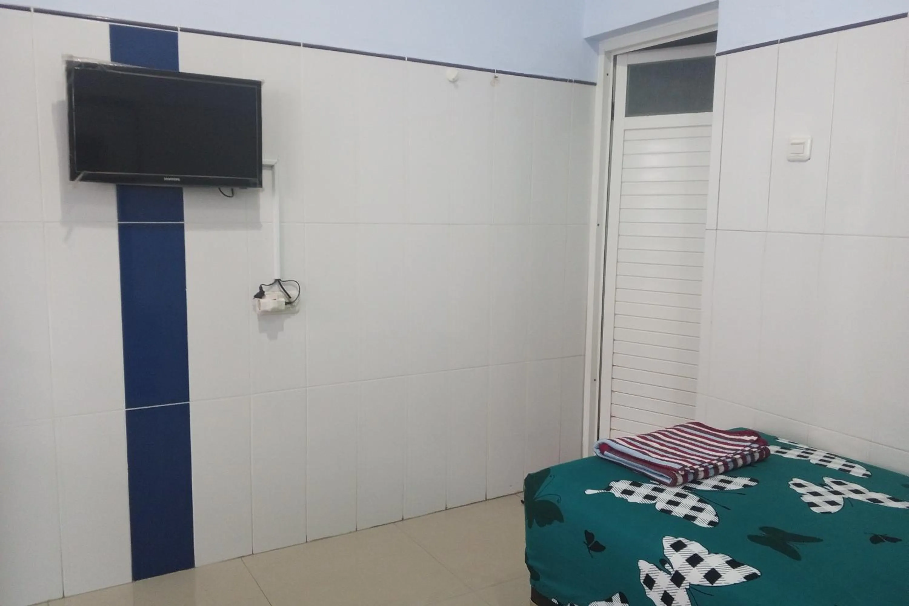 TV and multimedia in Hotel Orchid Syariah