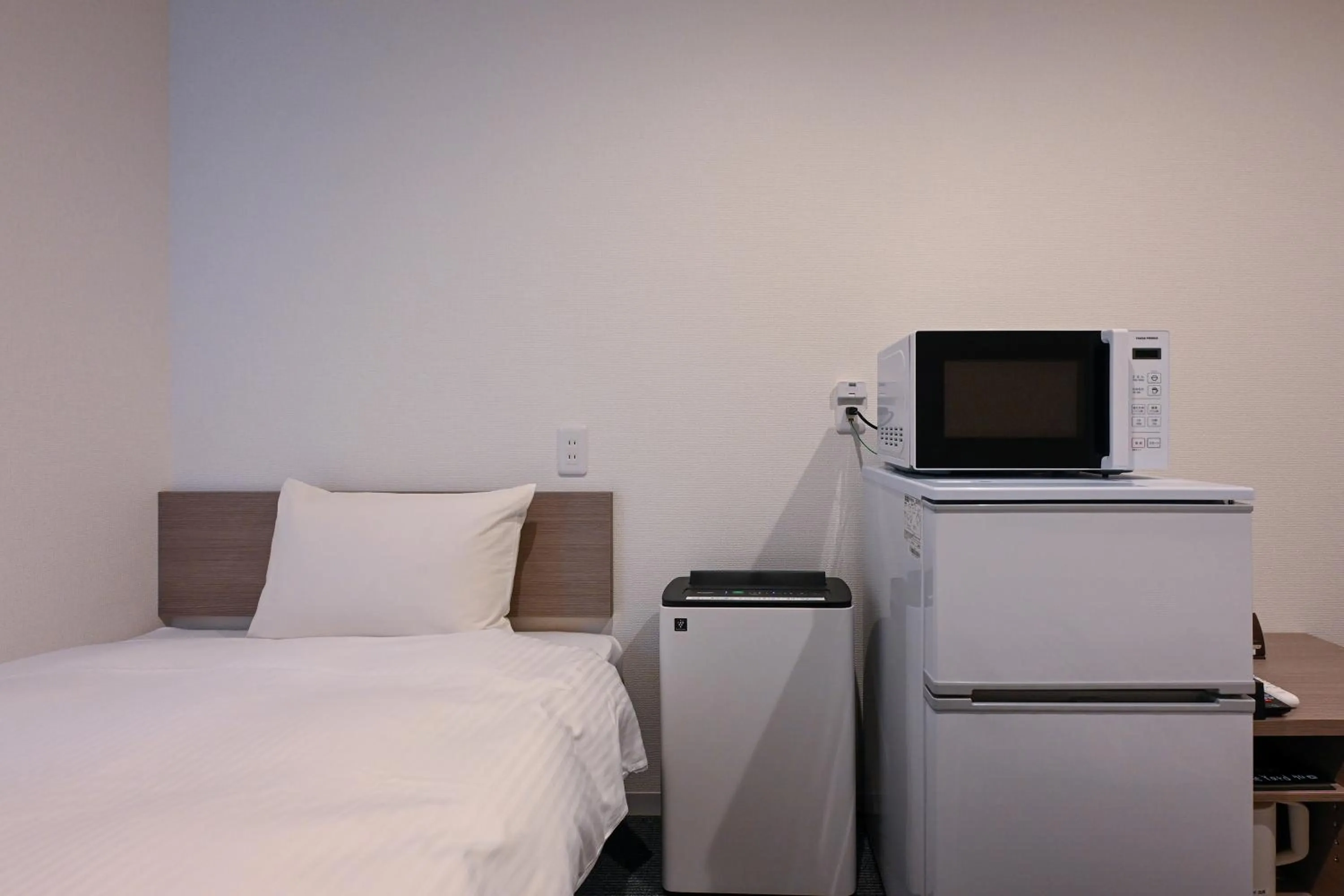 Photo of the whole room, Bed in HOTEL R9 The Yard Fujioka
