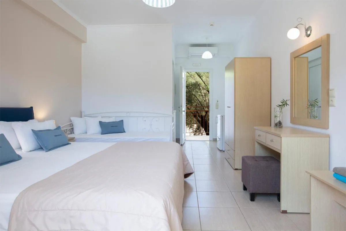 Photo of the whole room, Bed in Menes Hotel