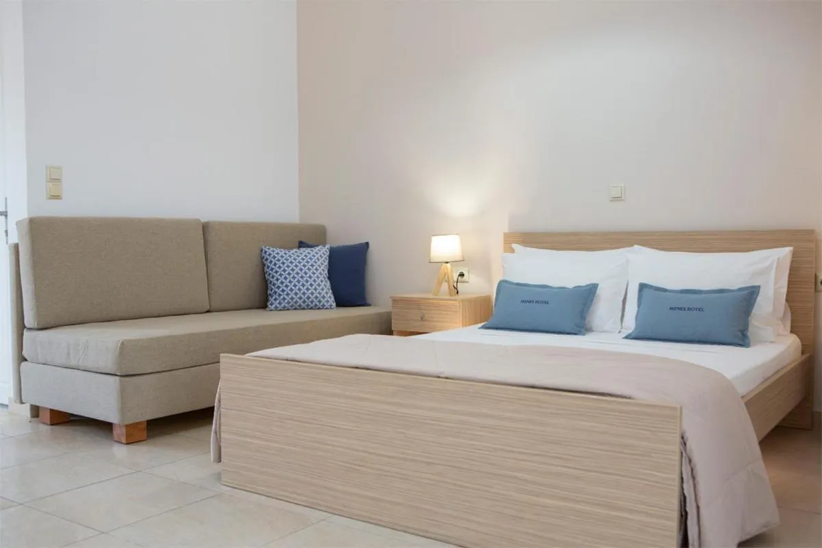 Bed in Menes Hotel