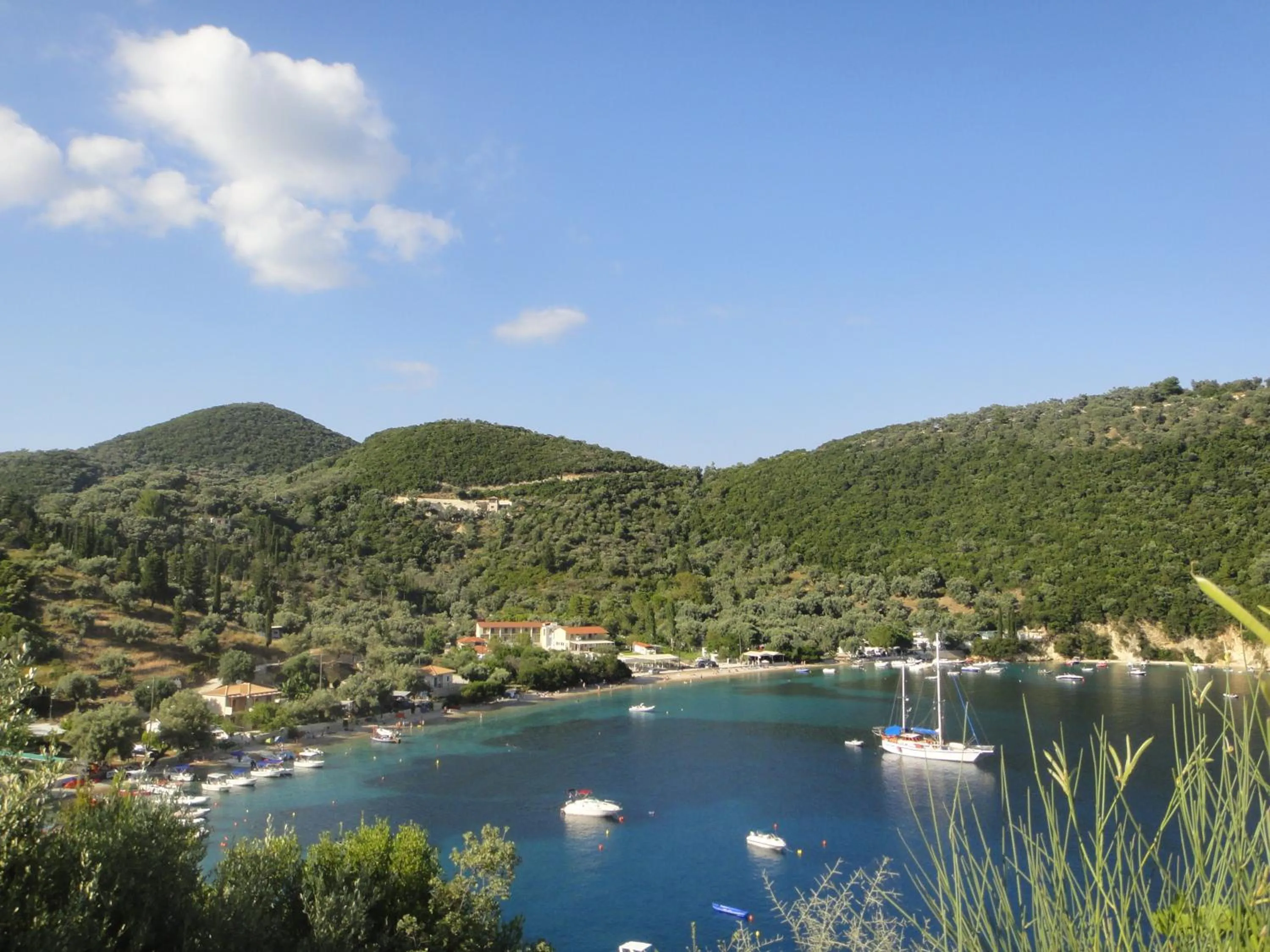 Area and facilities in Menes Hotel