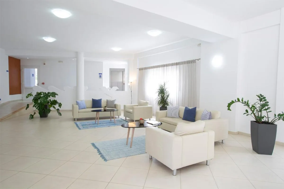 Living room in Menes Hotel