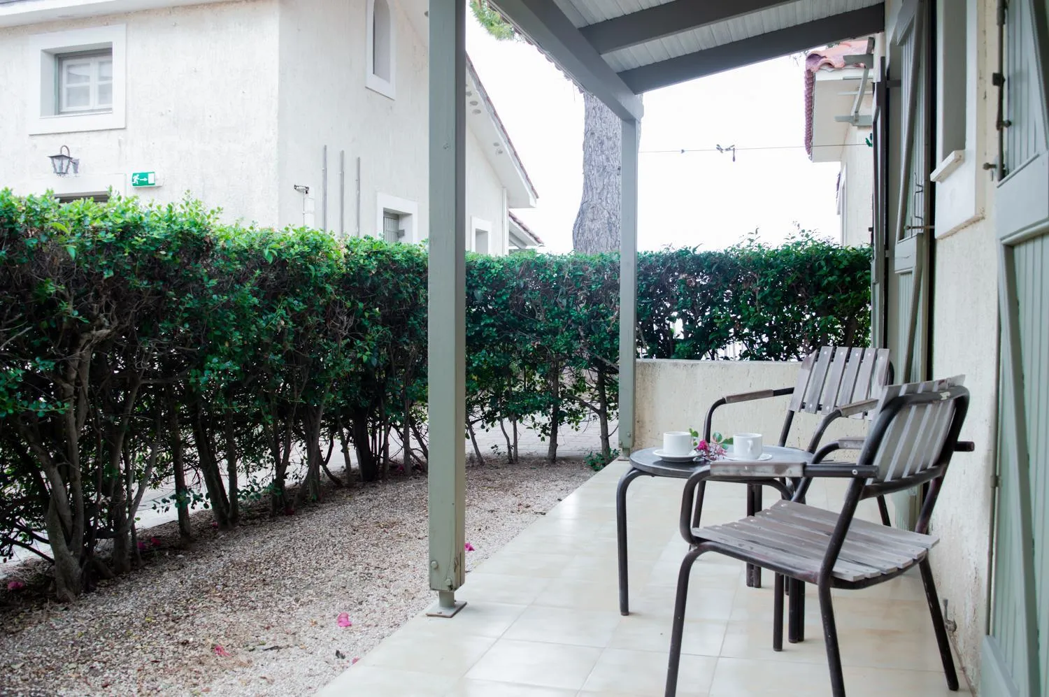 Inner courtyard view in Mouikis Sun Village