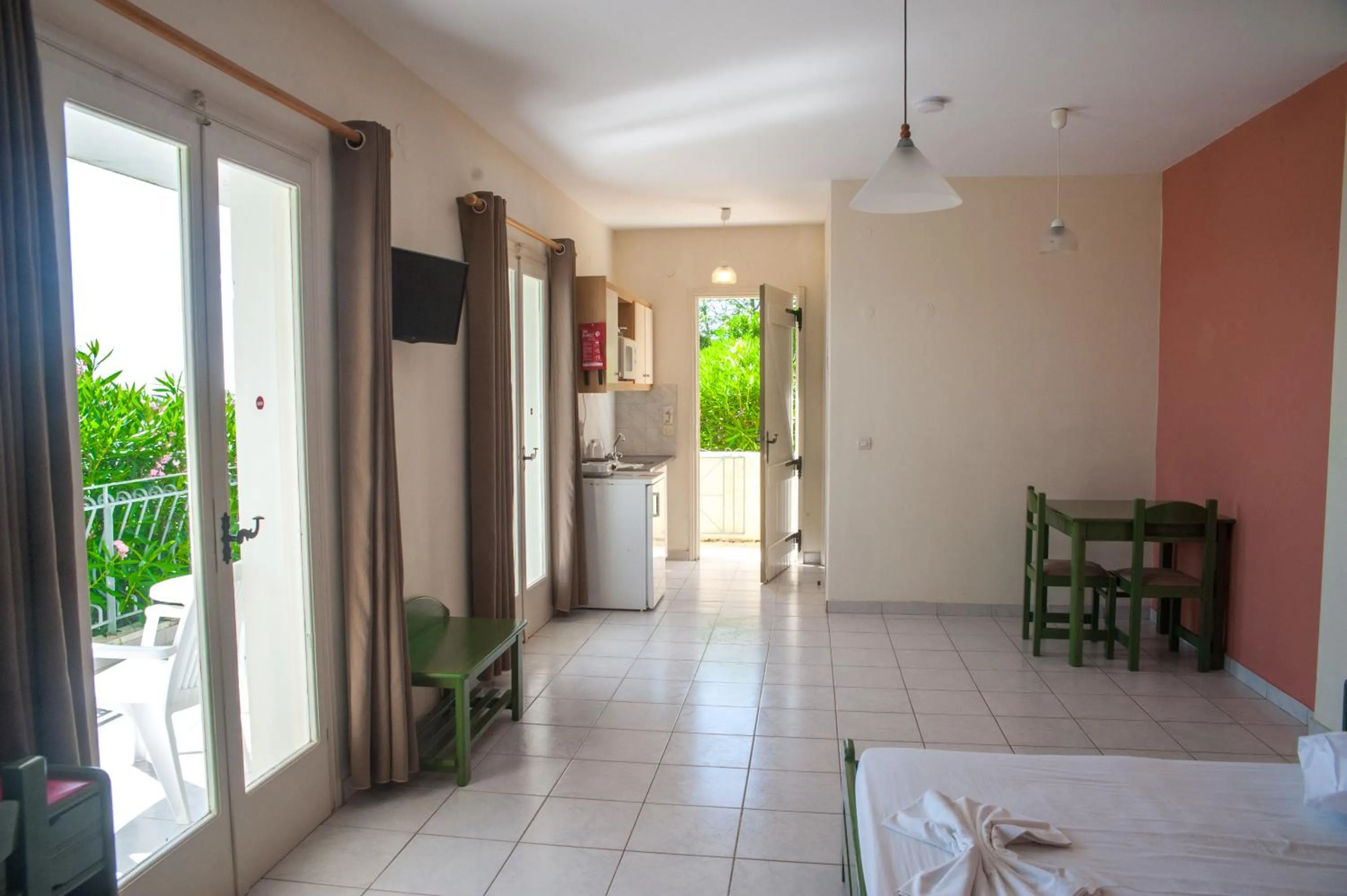 Dining area in Mouikis Sun Village