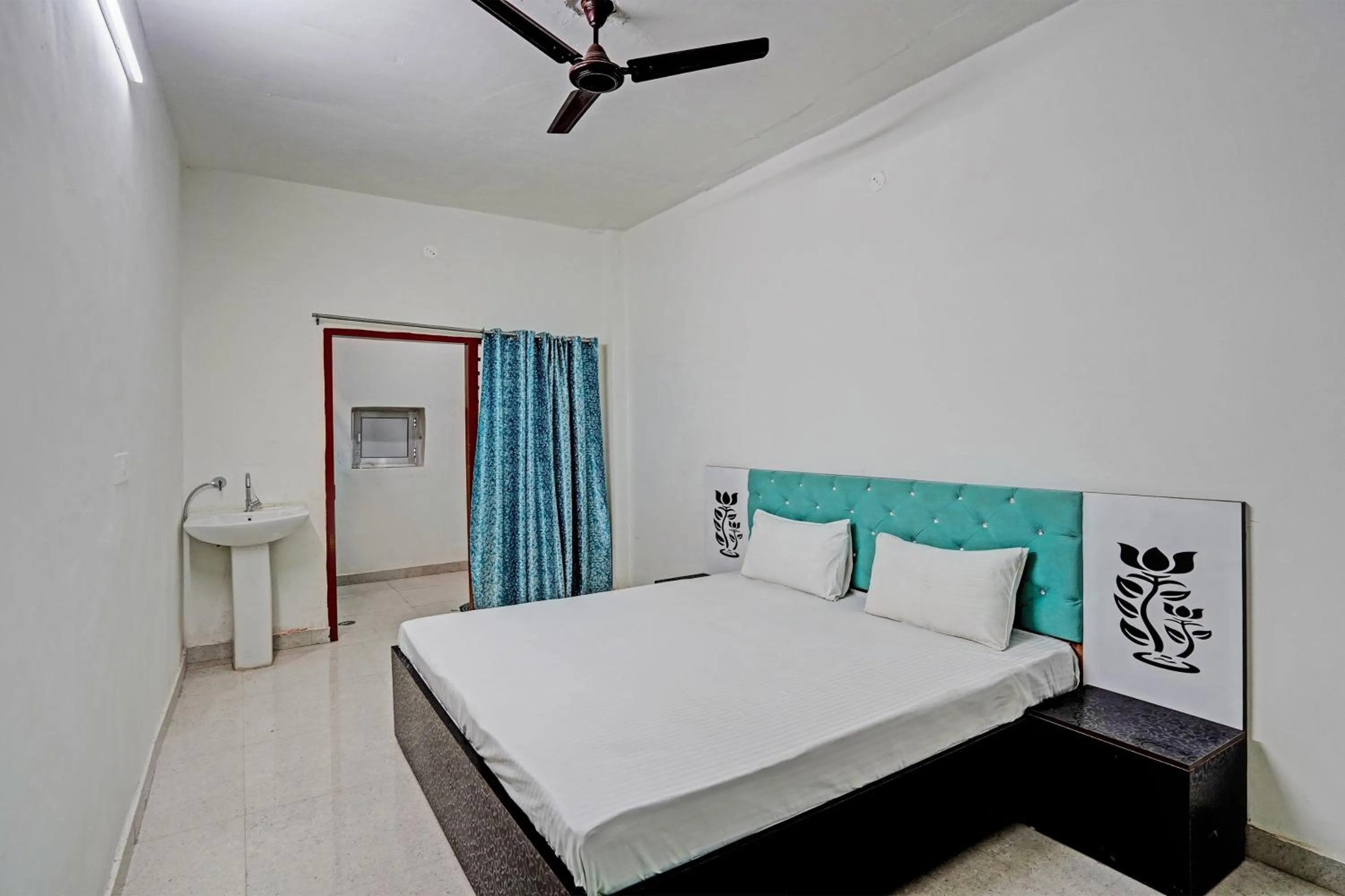 Lobby or reception, Bed in Hotel O Chawla's Hotel & Restaurant