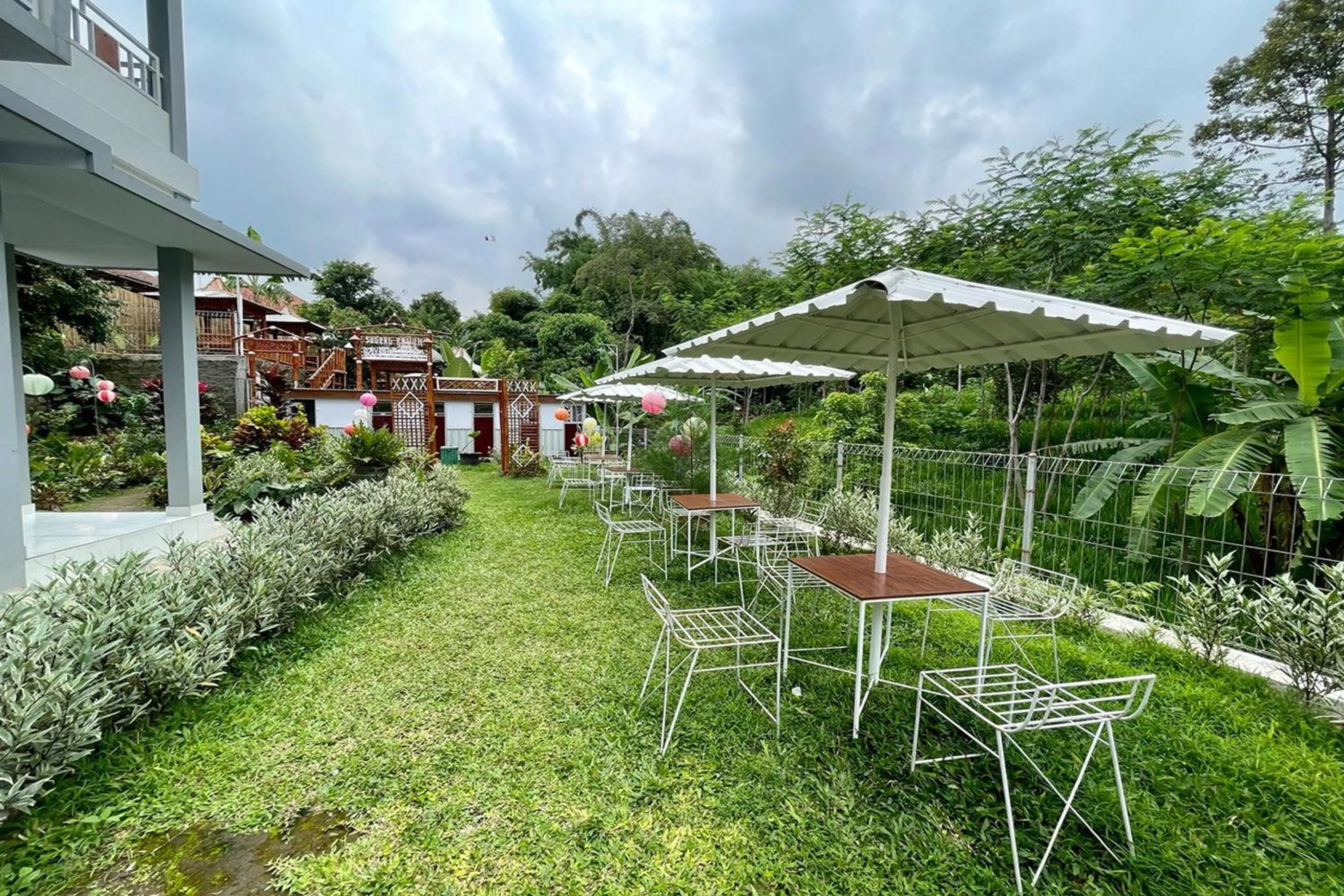 Property building in Rizky Bromo Homestay