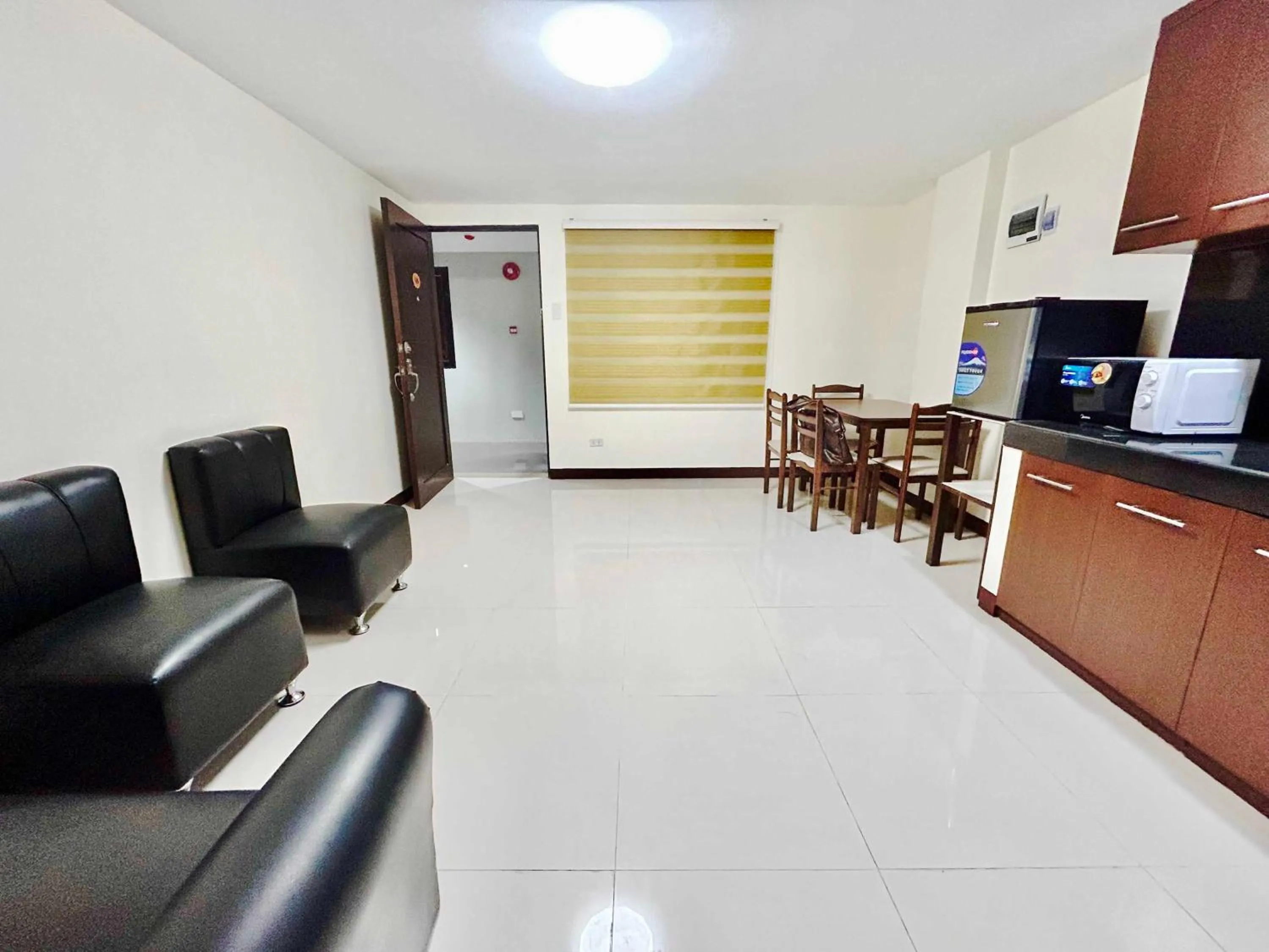 Bedroom in OYO 1045 Rayjan Apartelle