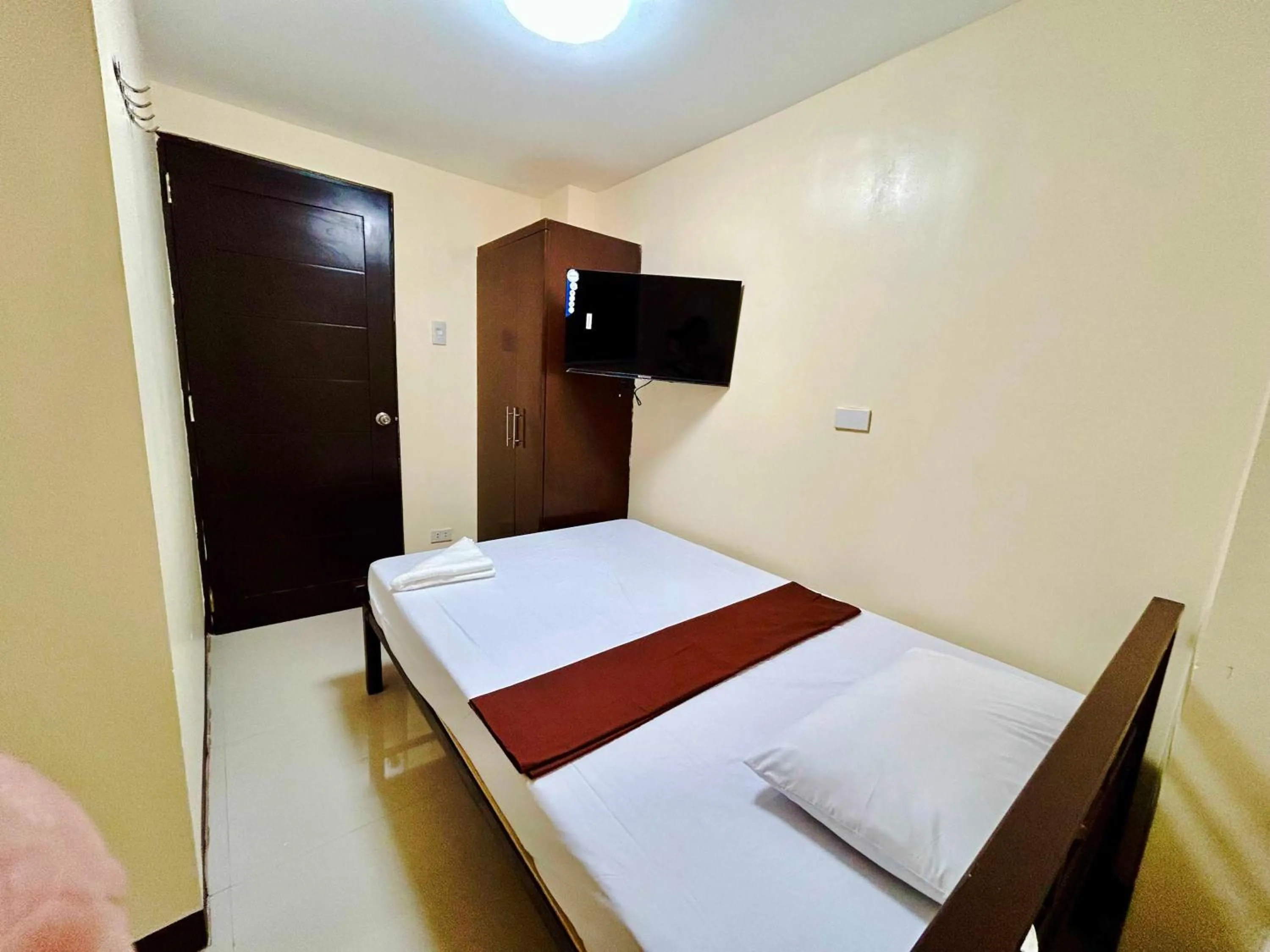 Bedroom, Bed in OYO 1045 Rayjan Apartelle