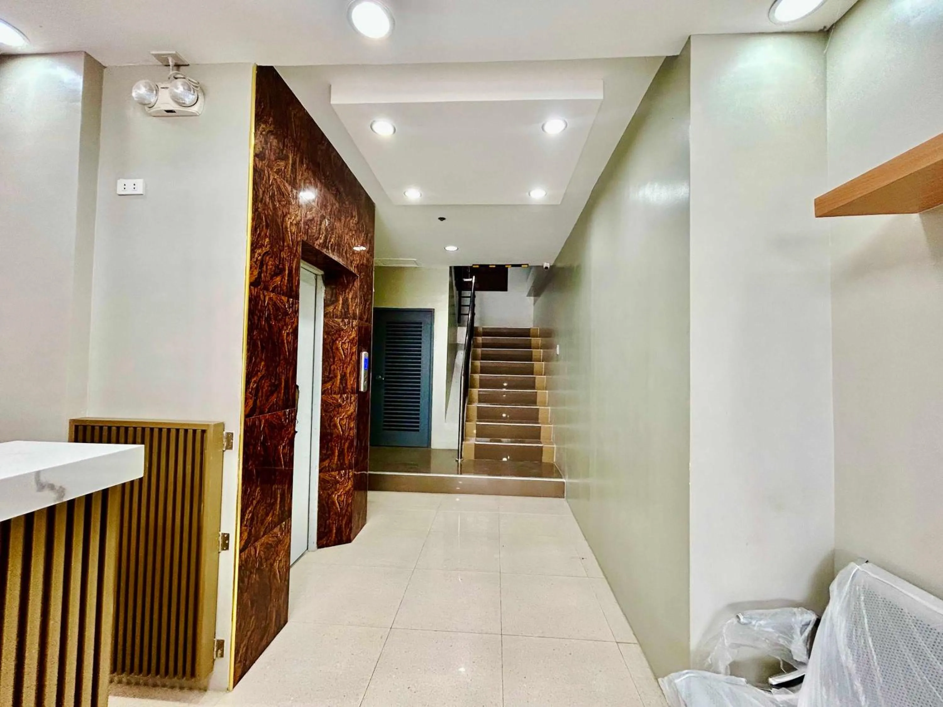 Bathroom in OYO 1045 Rayjan Apartelle