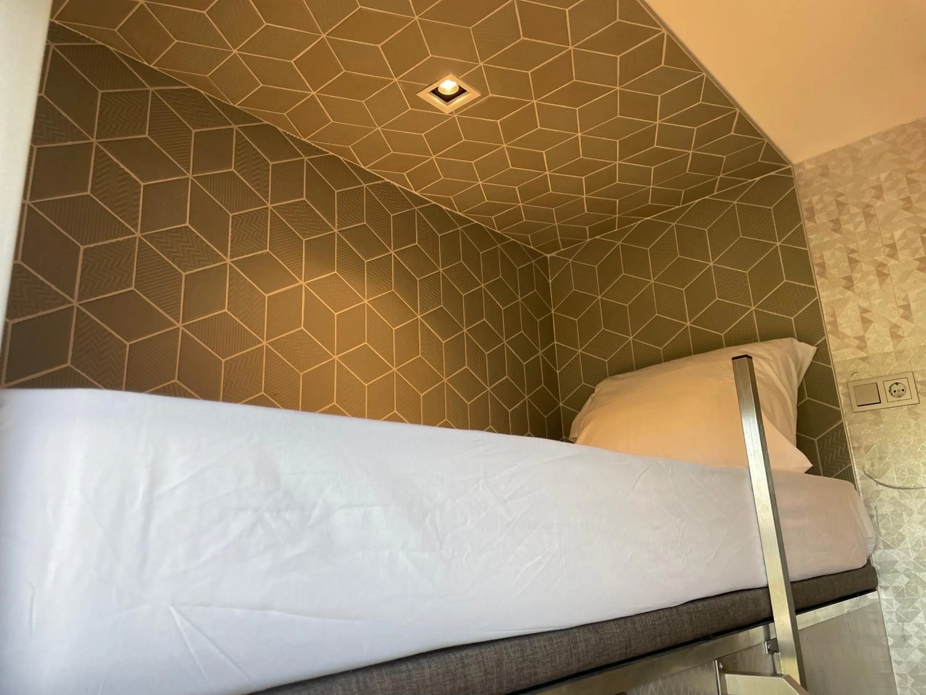 Bedroom, Bed in Diamond Capsule Hotel Amsterdam South