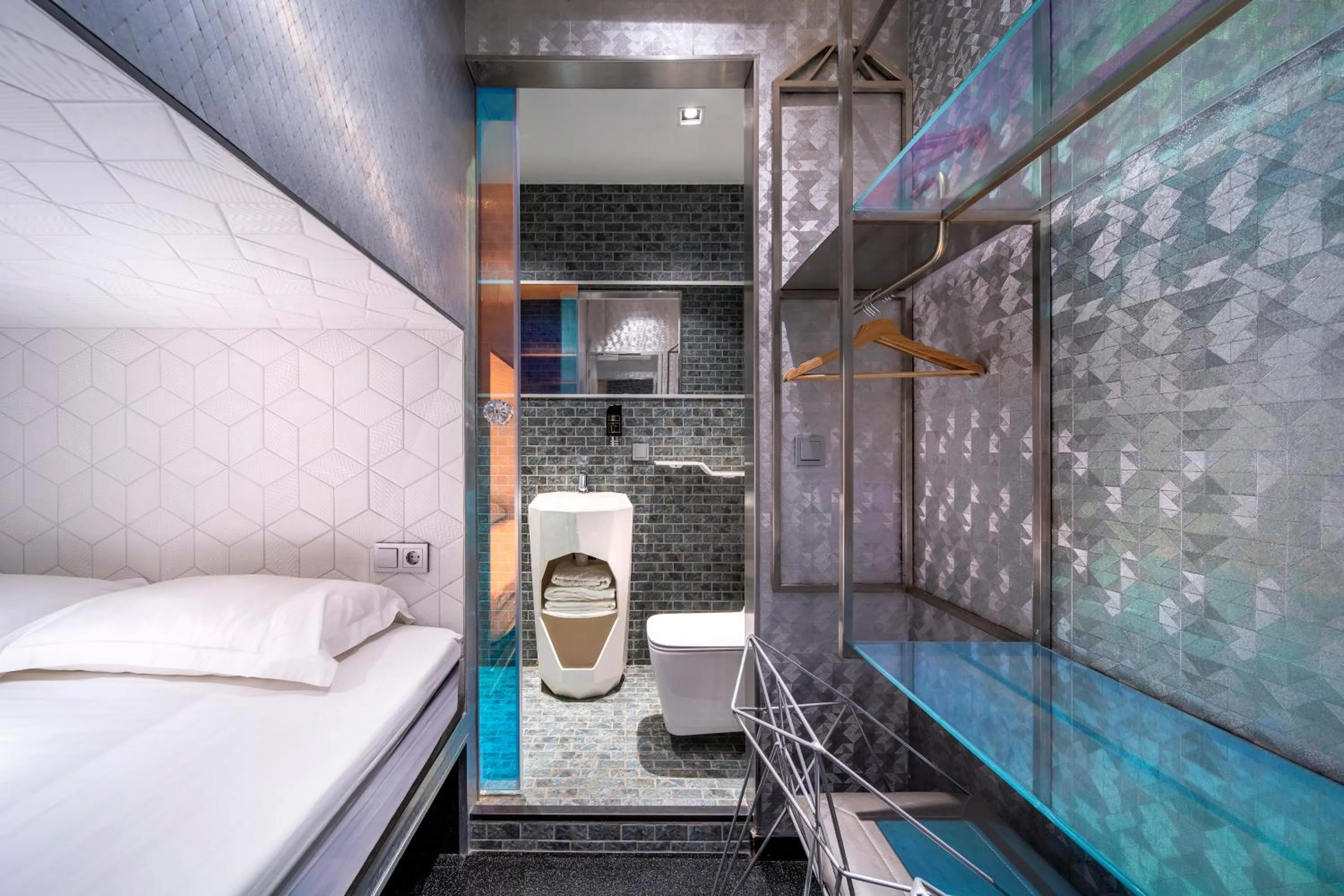 Bedroom, Bed in Diamond Capsule Hotel Amsterdam South