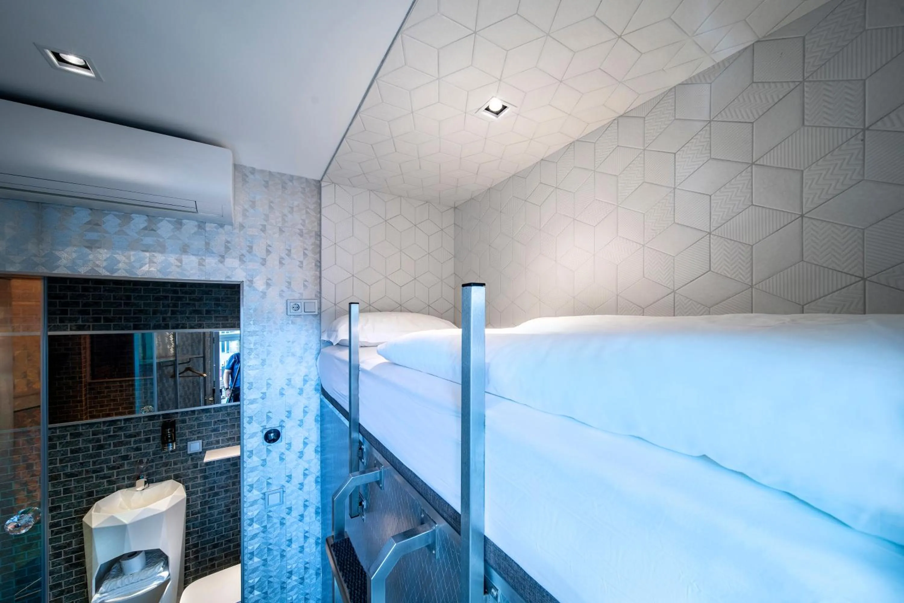 Bed in Diamond Capsule Hotel Amsterdam South