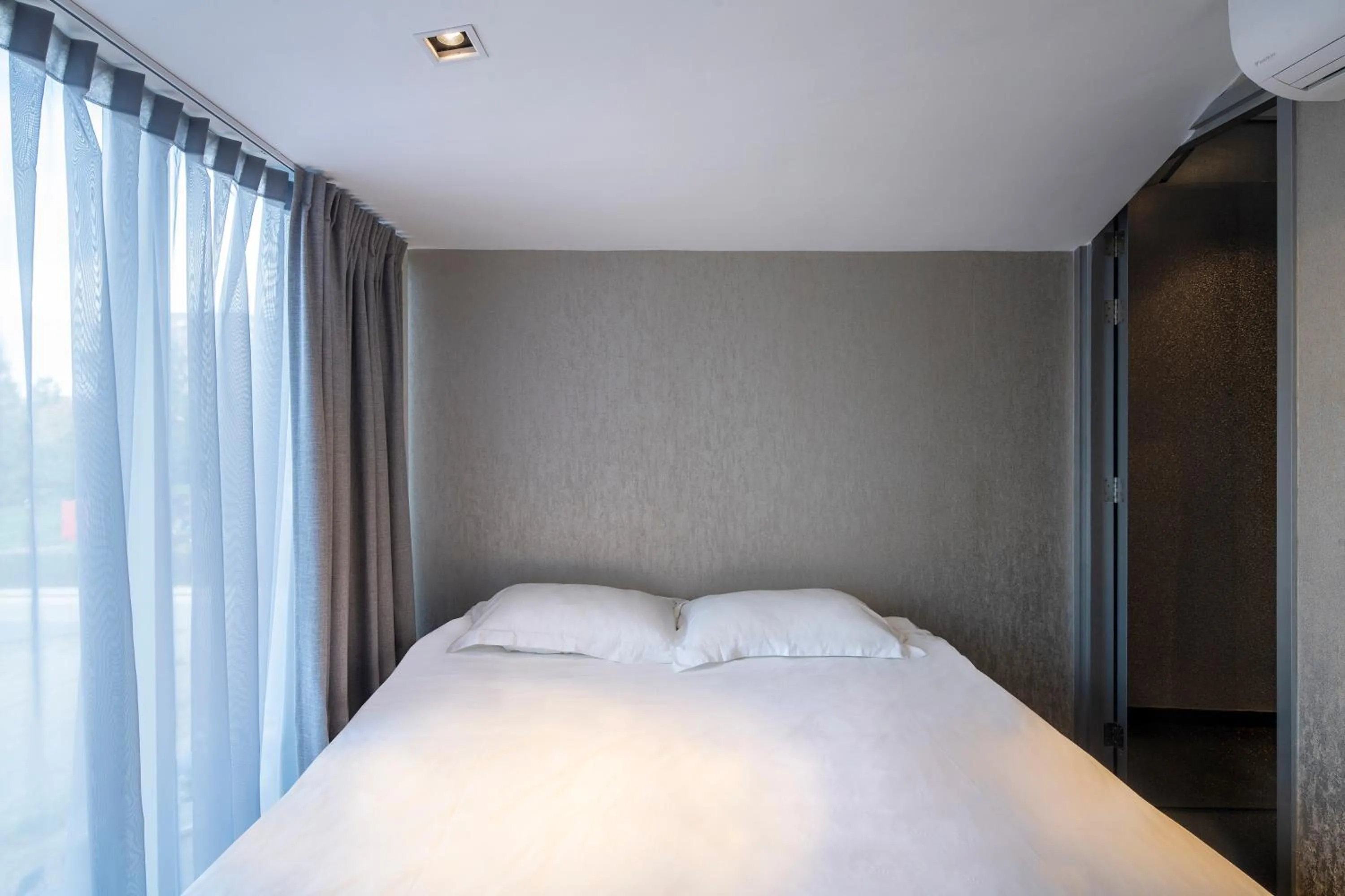 Bedroom, Bed in Diamond Capsule Hotel Amsterdam South
