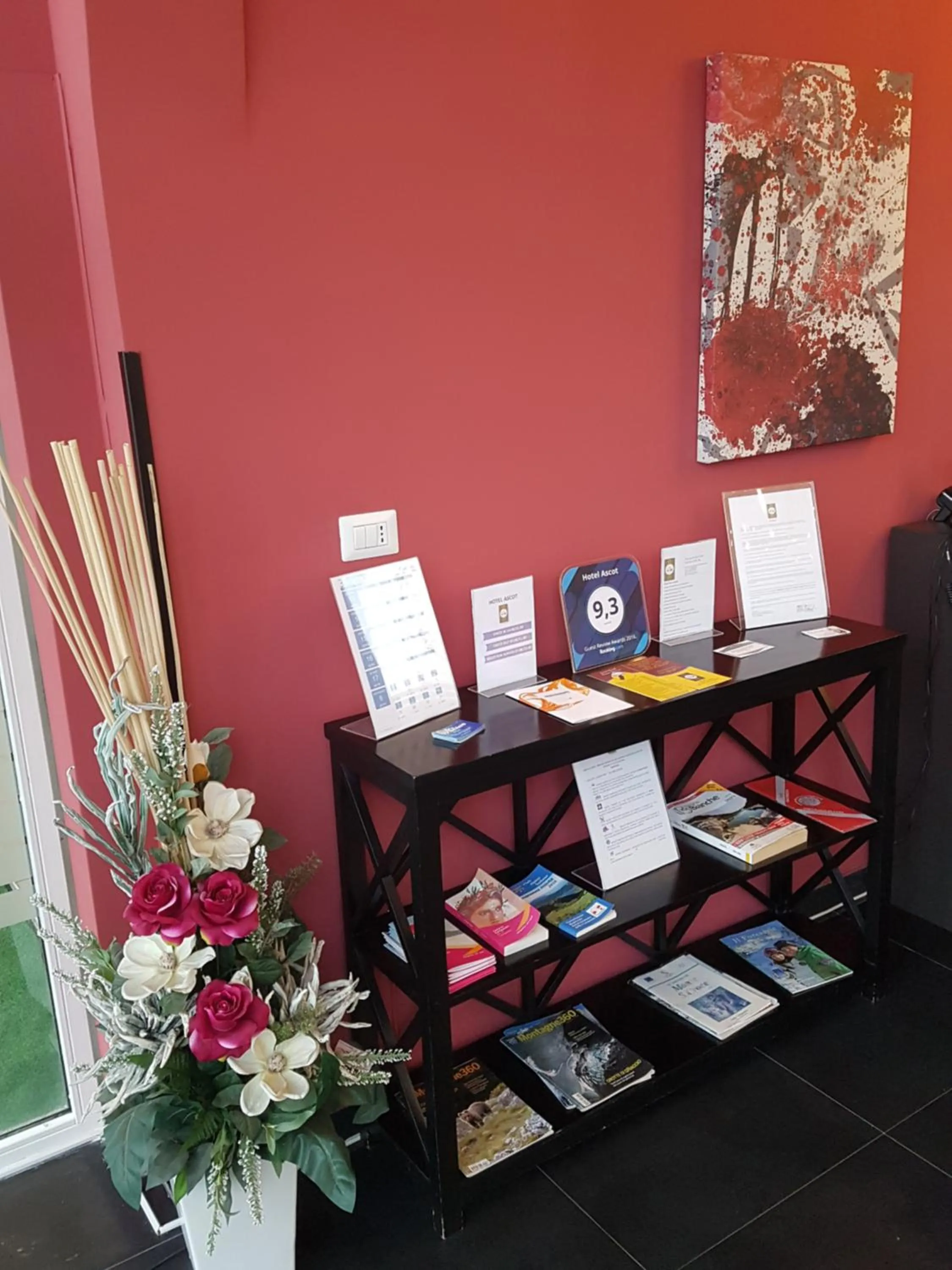 Decorative detail in Hotel Ascot