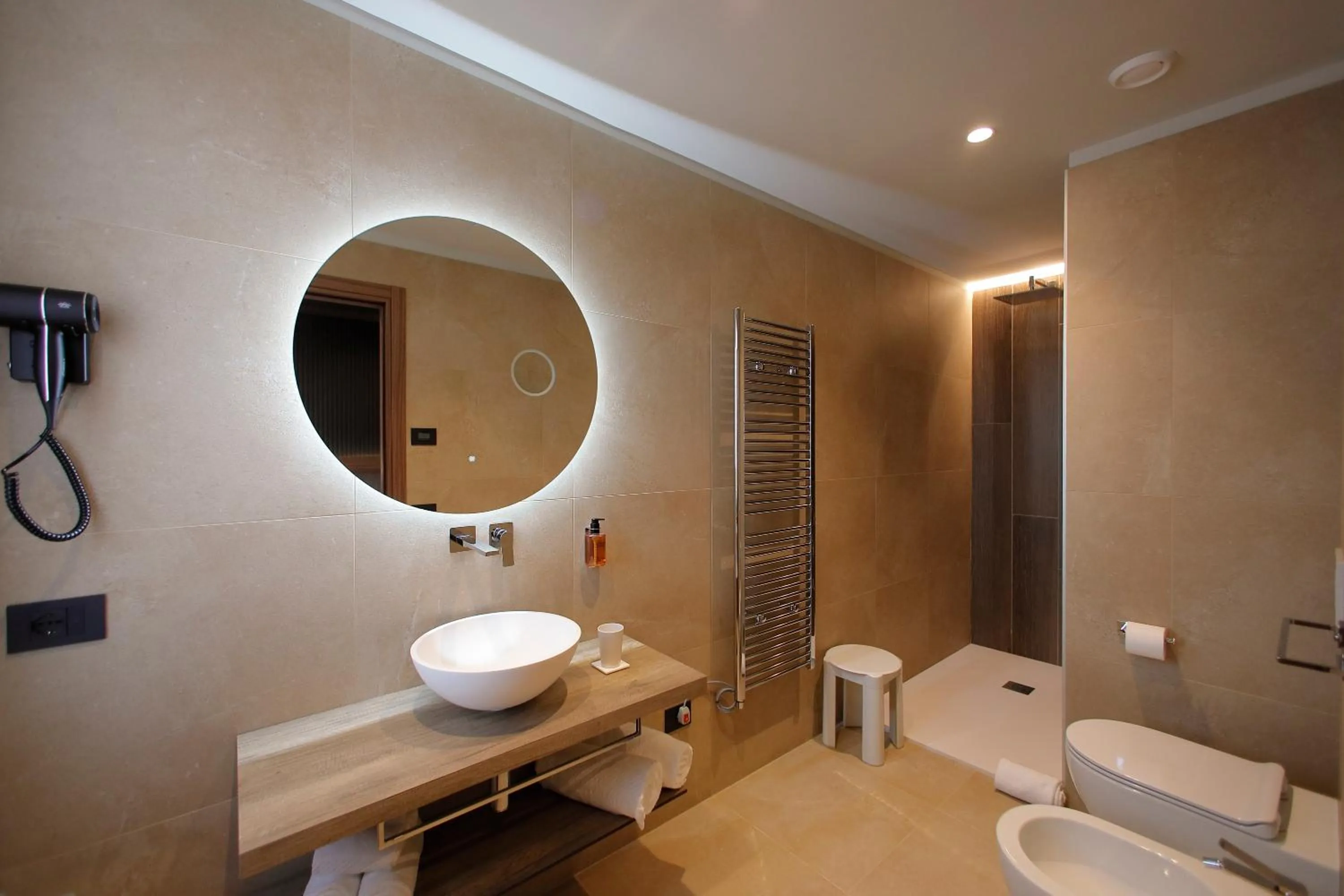 Shower in Hotel Namia by Dori