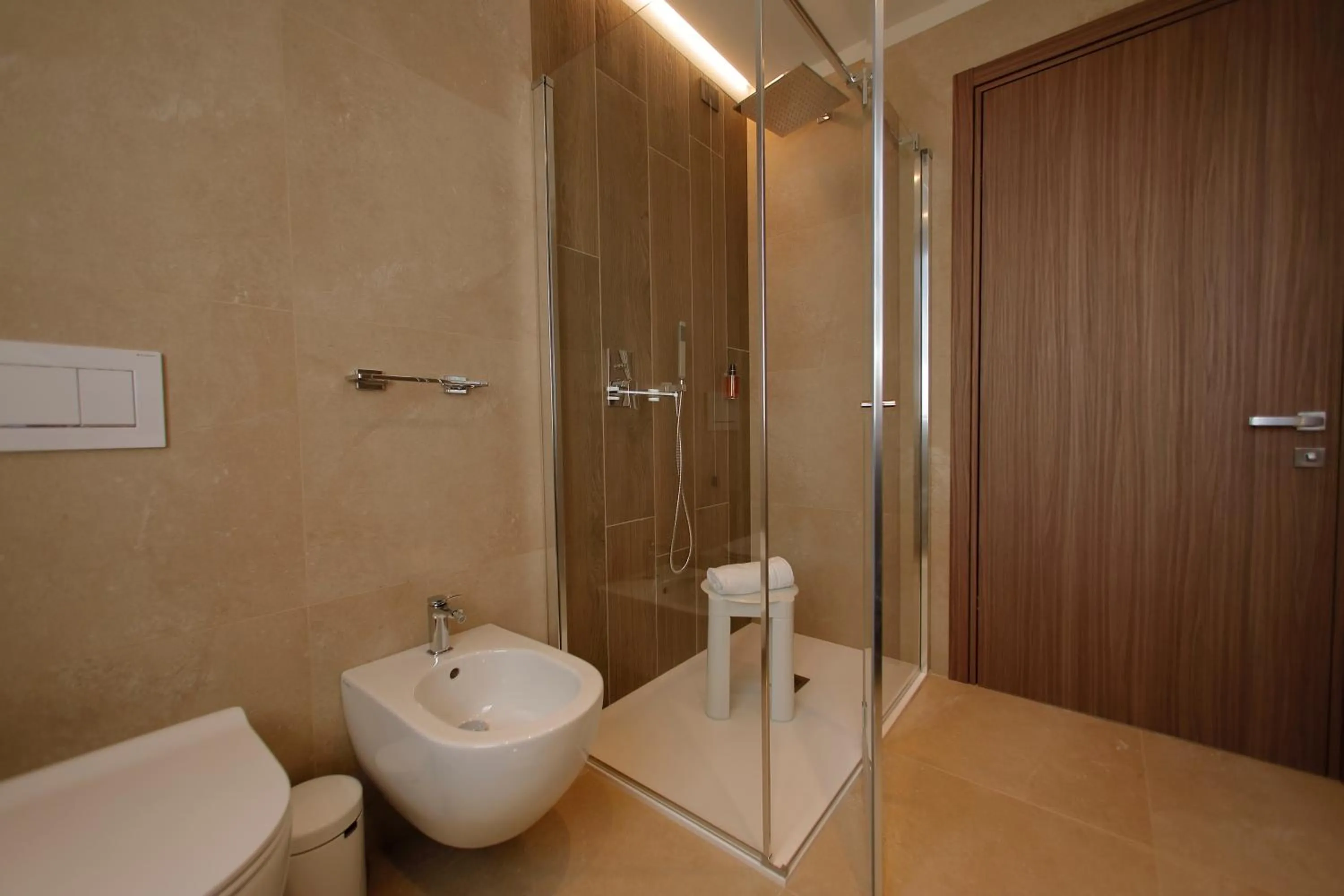 Shower in Hotel Namia by Dori