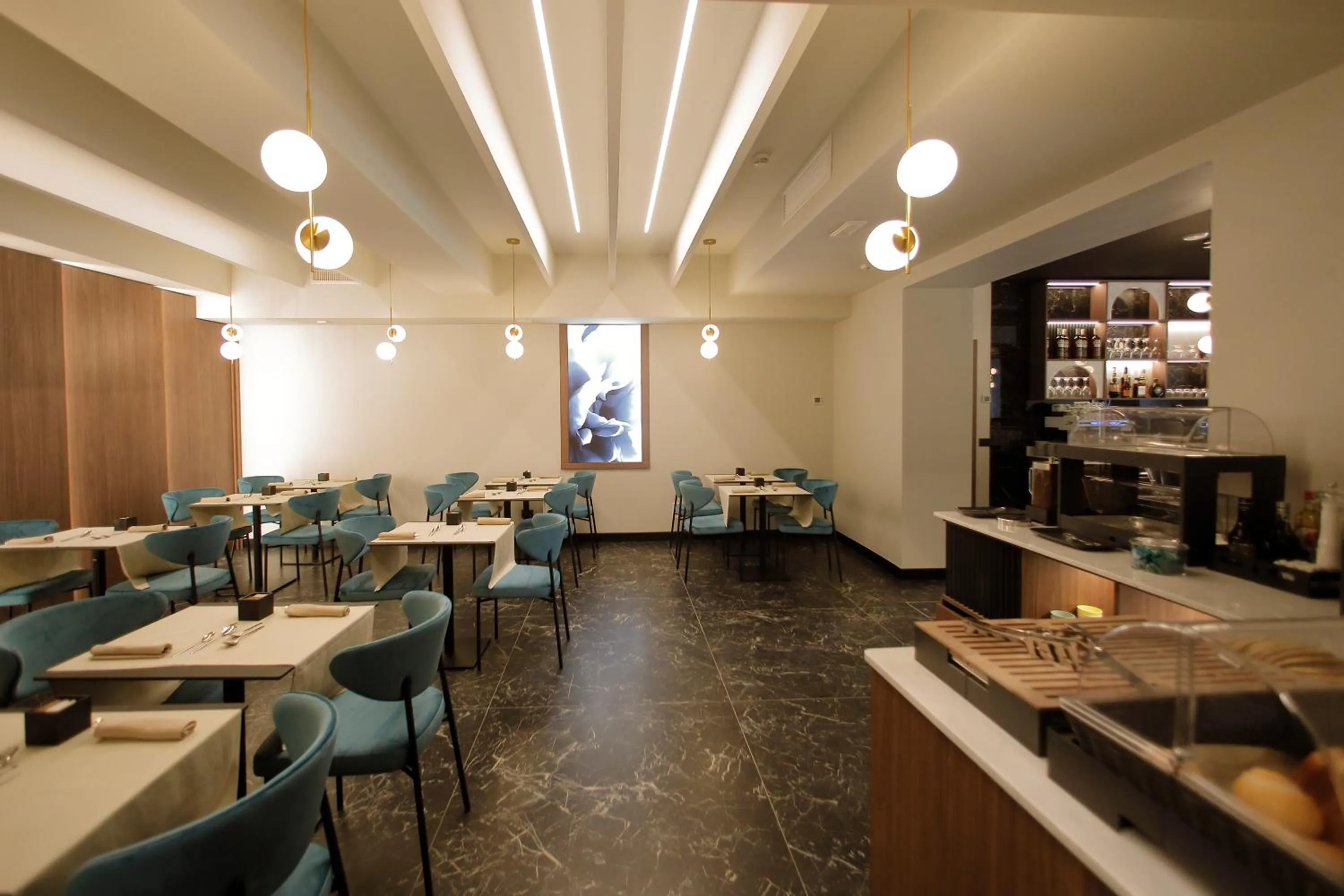 Breakfast in Hotel Namia by Dori