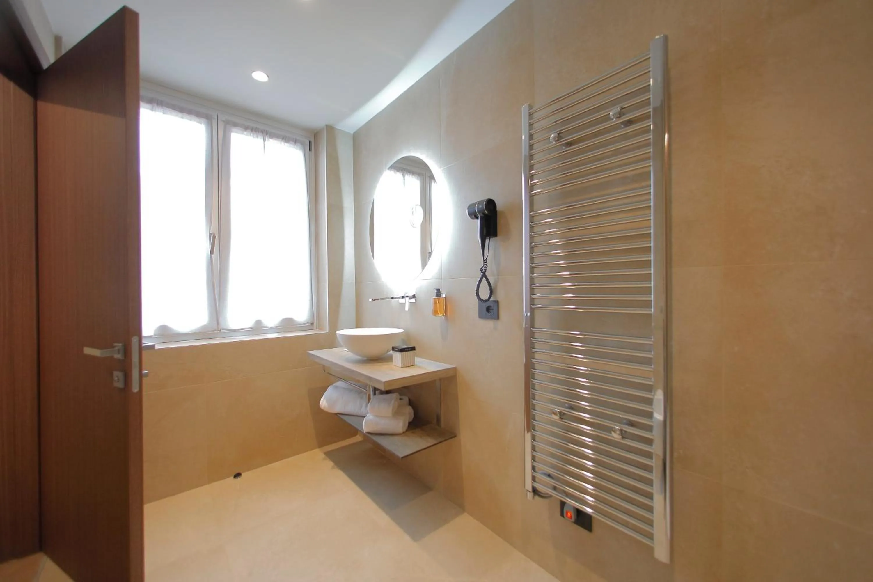 Bathroom in Hotel Namia by Dori