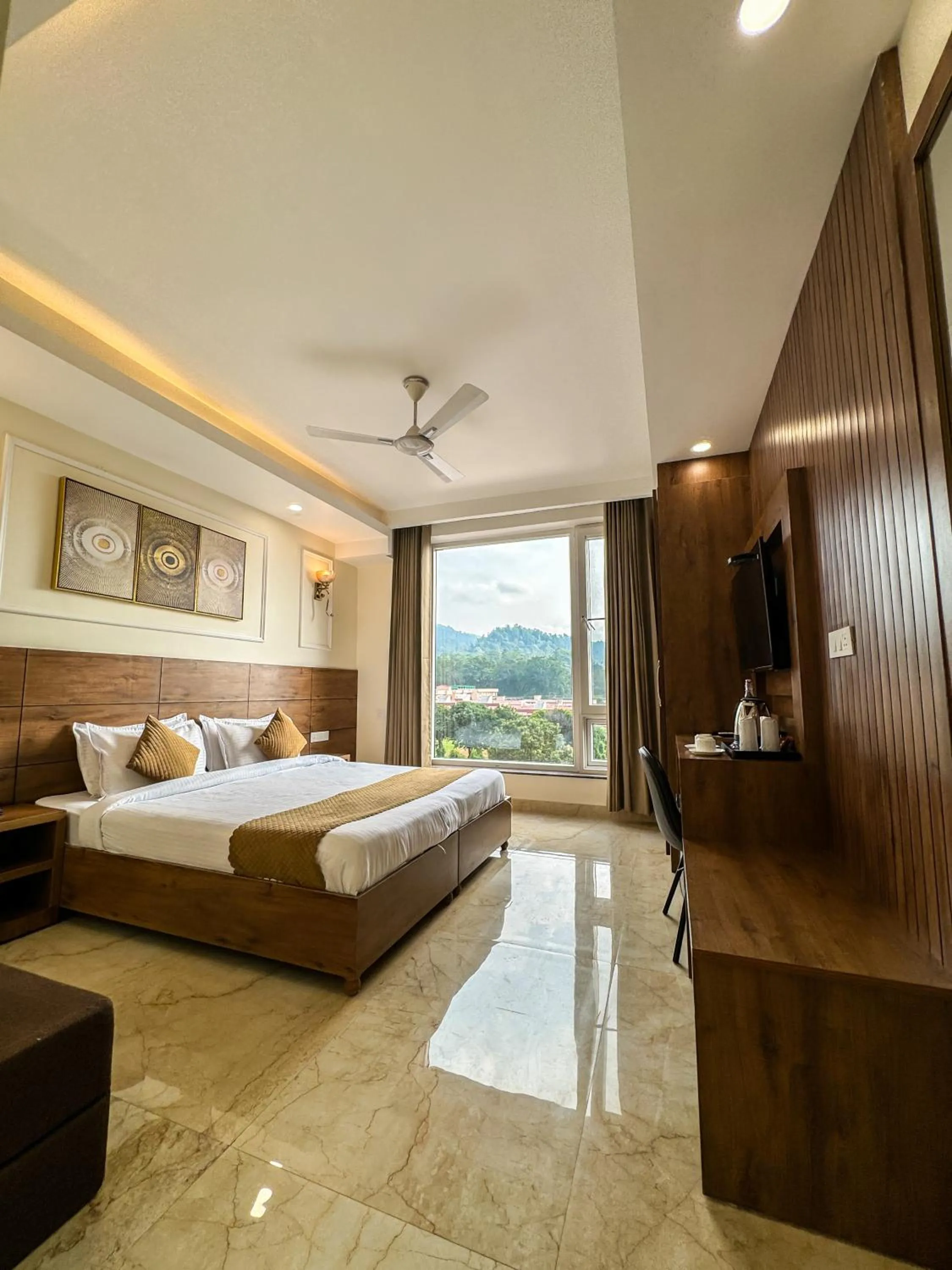 Bedroom, Bed in Hotel Nirvana Bliss, Behind Parmarth Niketan